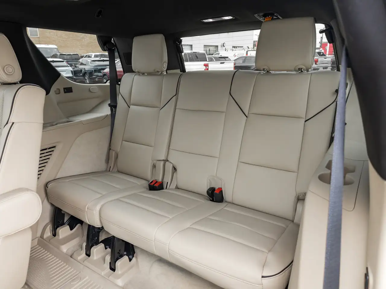 Cadillac Escalade снимка Cadillac Escalade