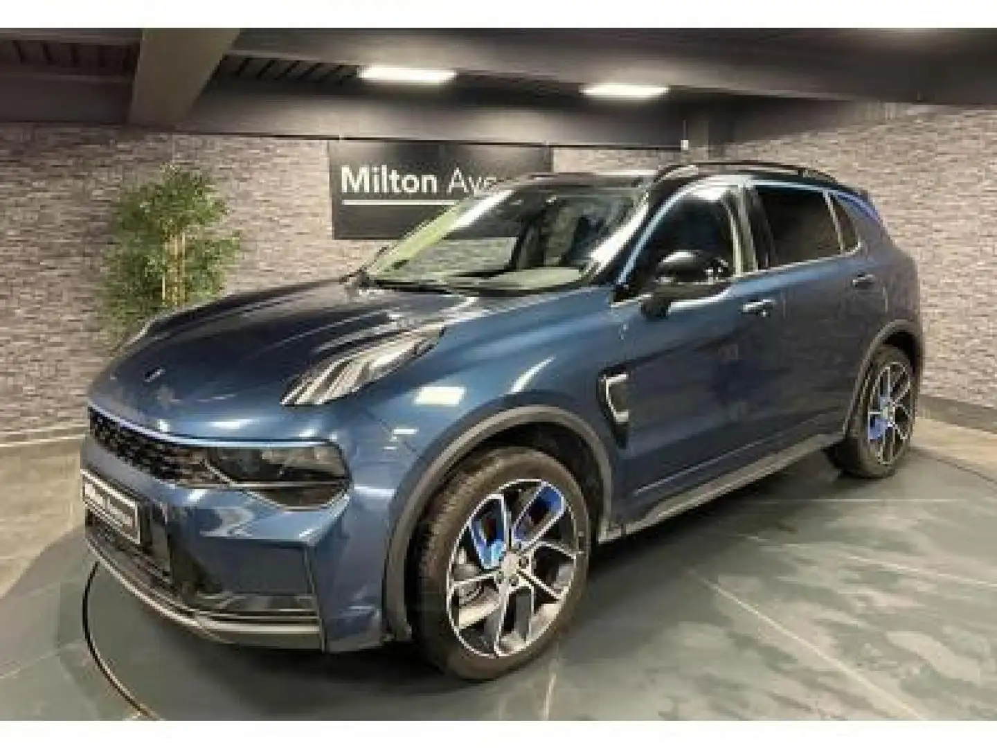 Lynk & Co 01 PHEV 1.5 - 261 - DCTH 7 SUV Синий - 1