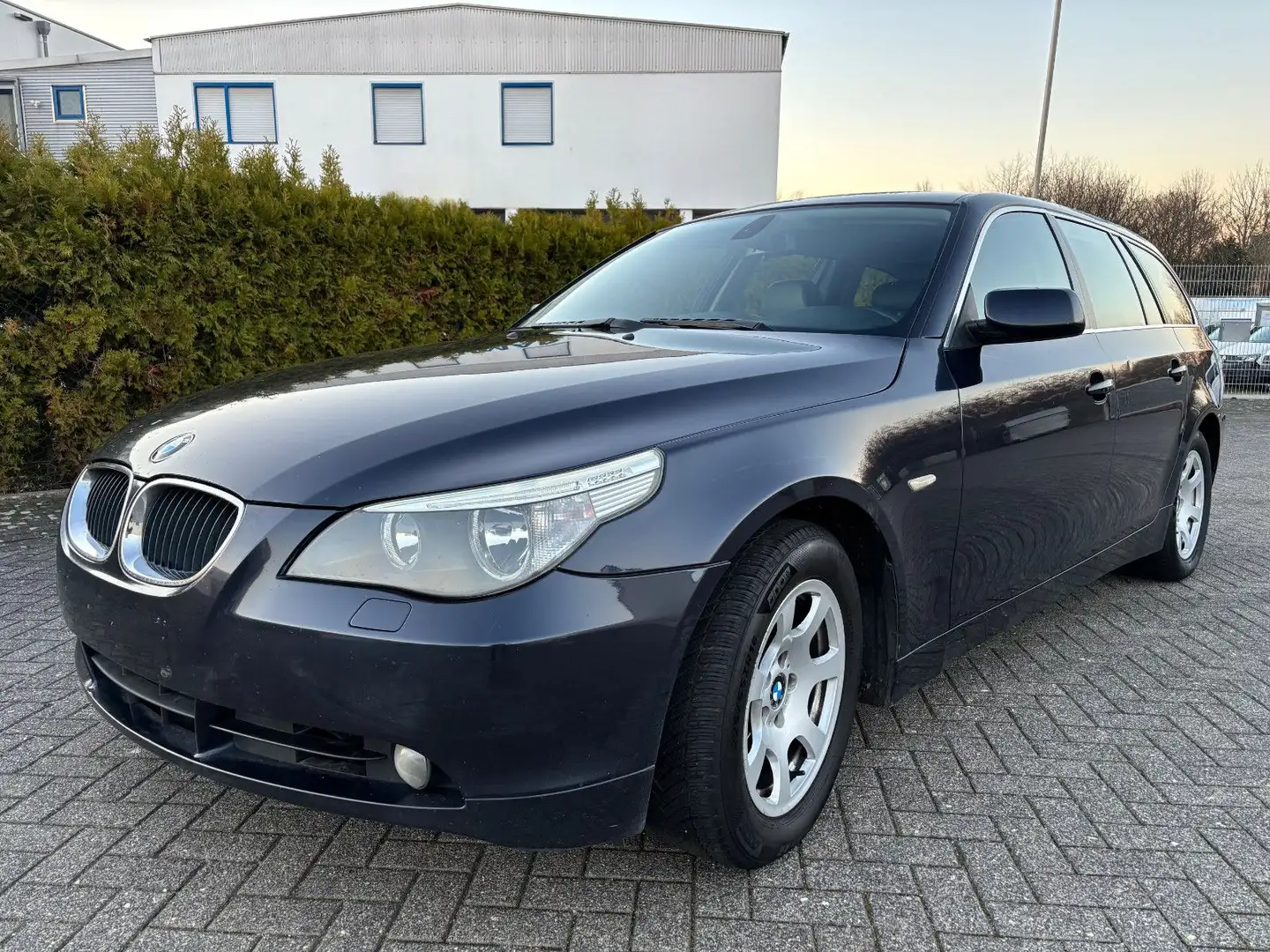 BMW 520 d Touring ALU LEDER NAVI Blau - 2