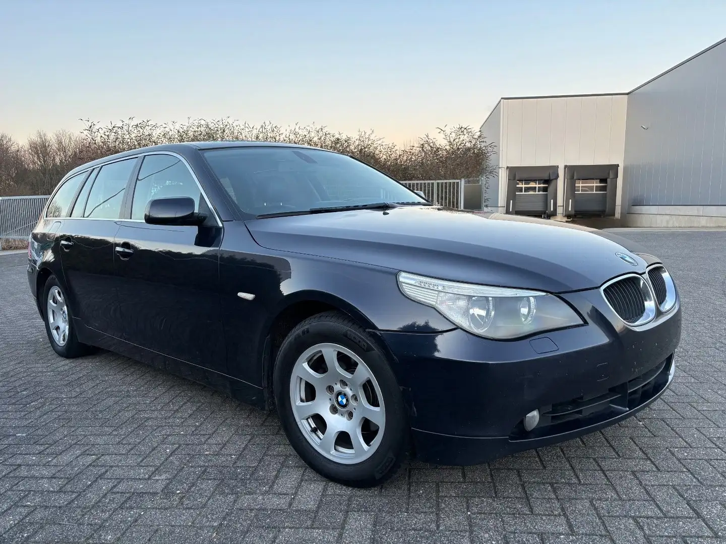 BMW 520 d Touring ALU LEDER NAVI Blau - 1