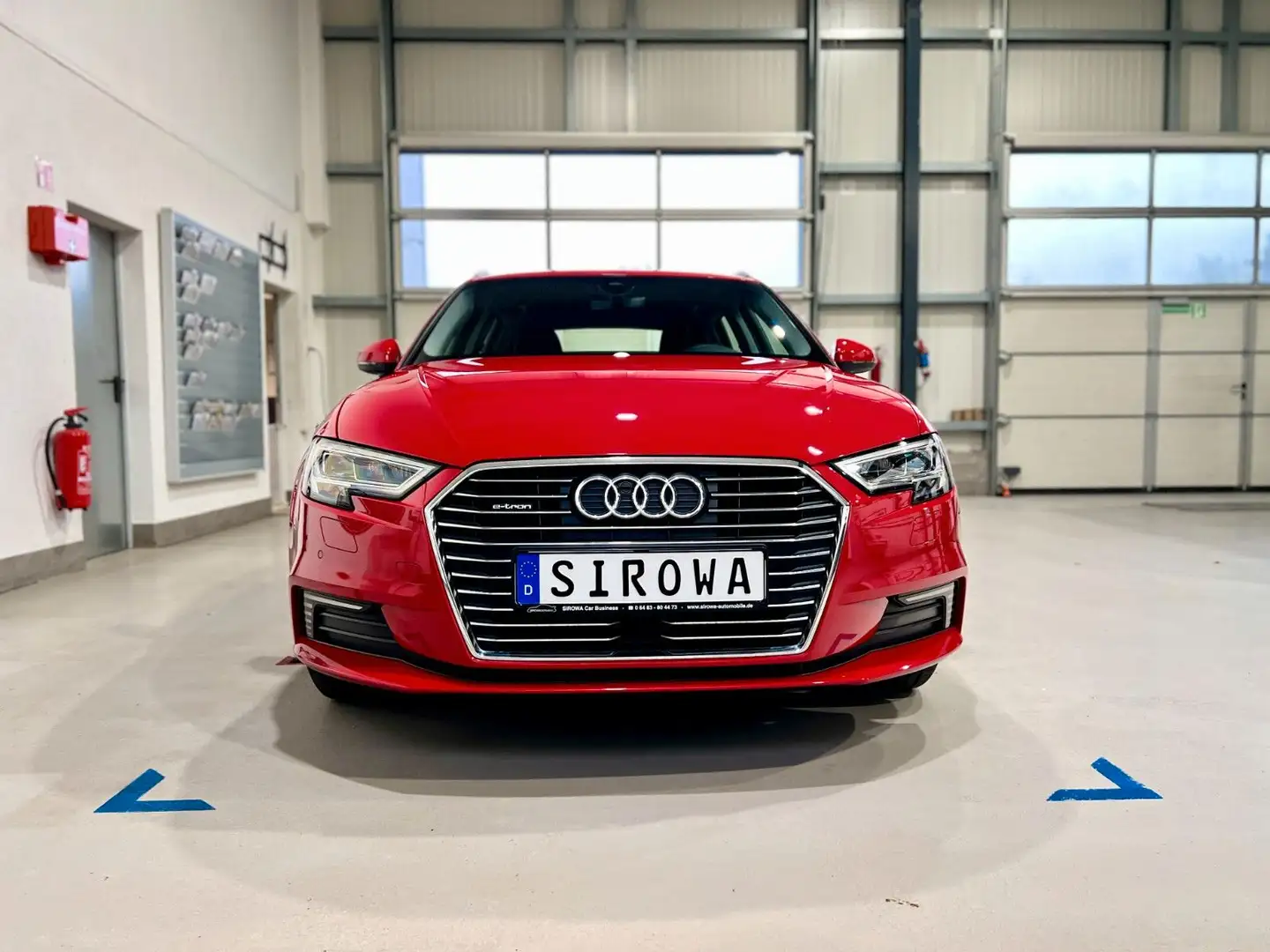 Audi A3 Sportback 40 e-tron sport Rot - 2