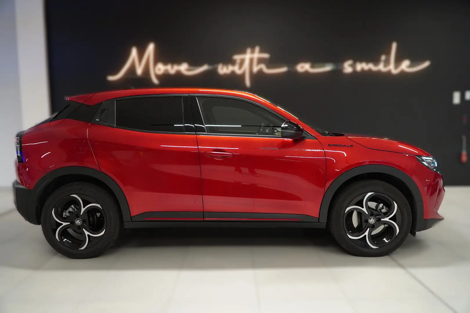 Alfa Romeo Junior Junior 1.2 Ibrida Speciale Rood - 2