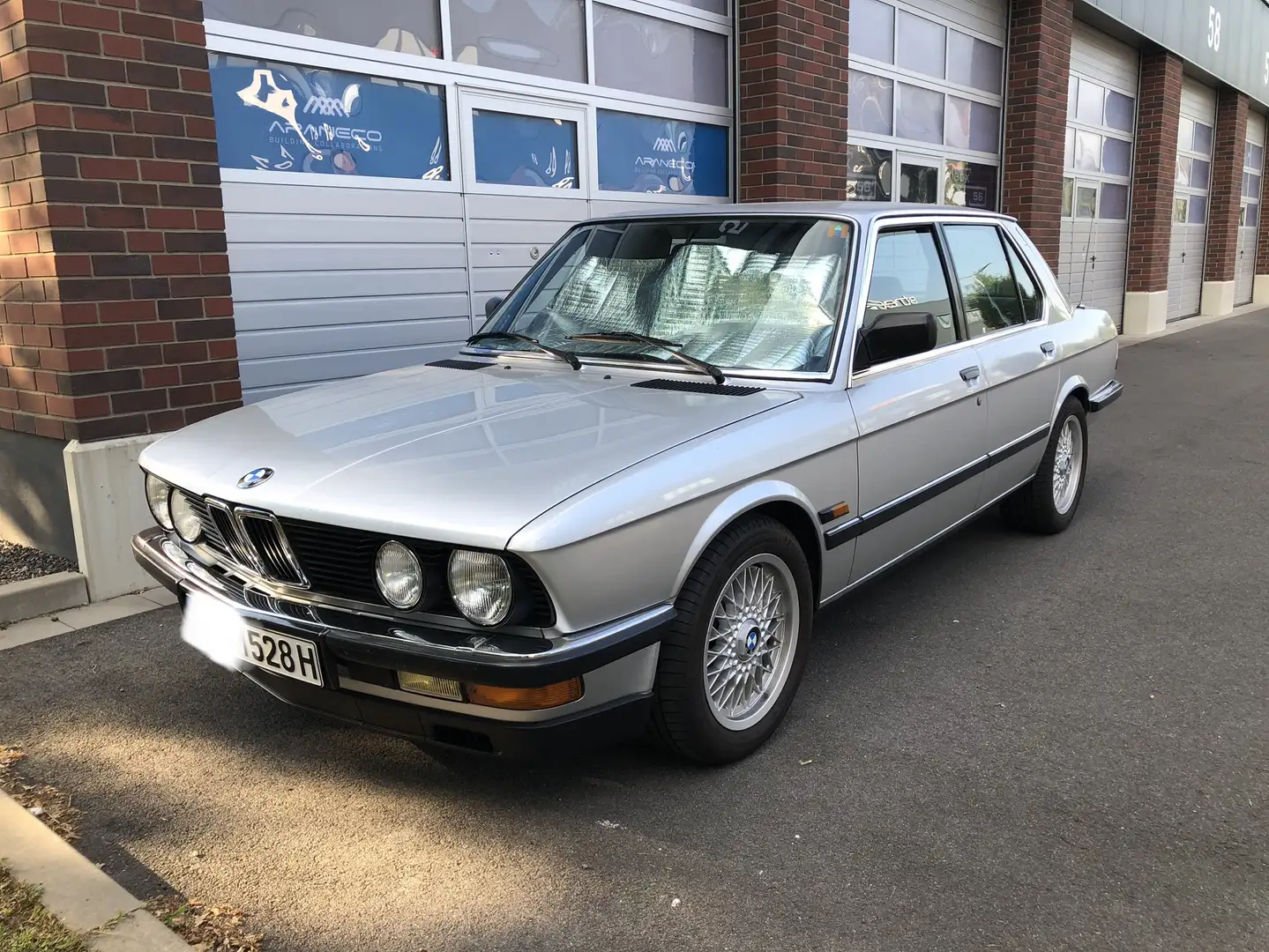 BMW 528 528i Silber - 1