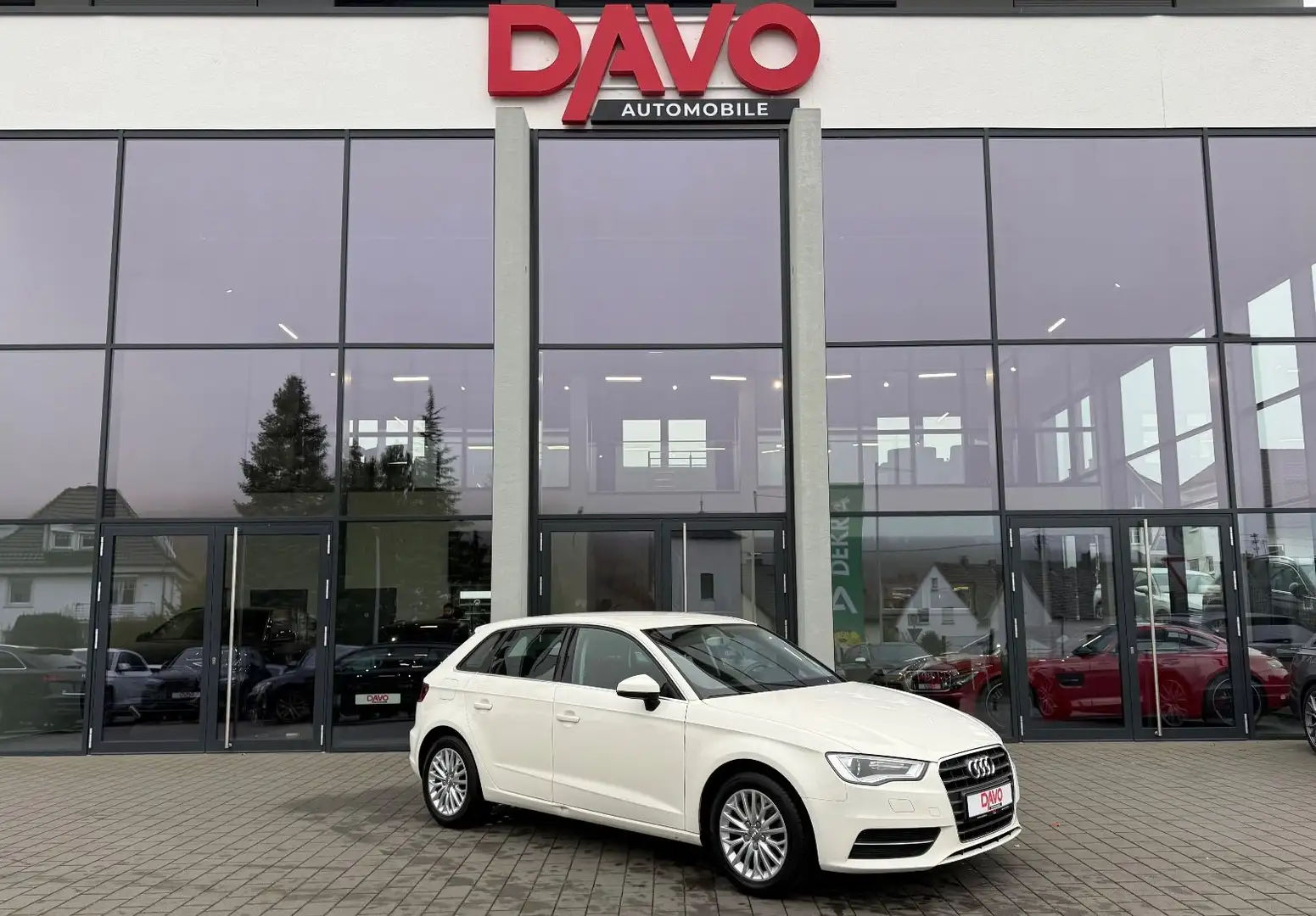 Audi A3 Sportback 1.4 TFSI Ambiente 1. Hand Blanco - 1