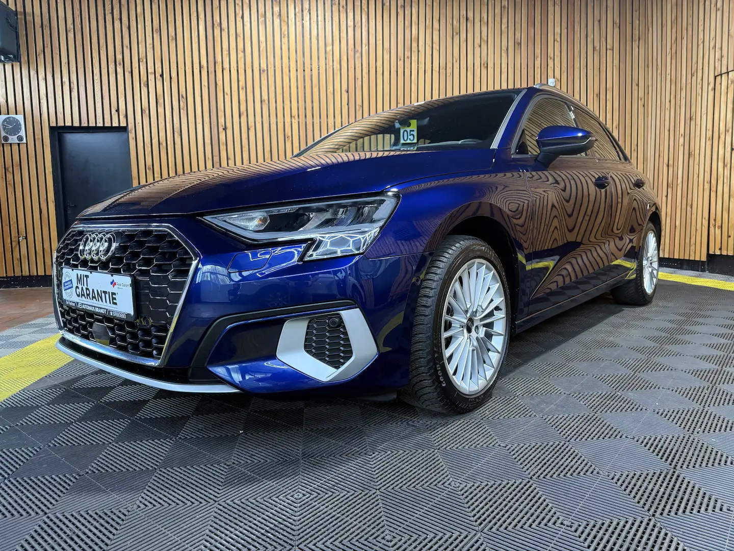 Audi A3 Sportback advanced TFSI *Navi*LED*Kam*Virtual Blau - 1