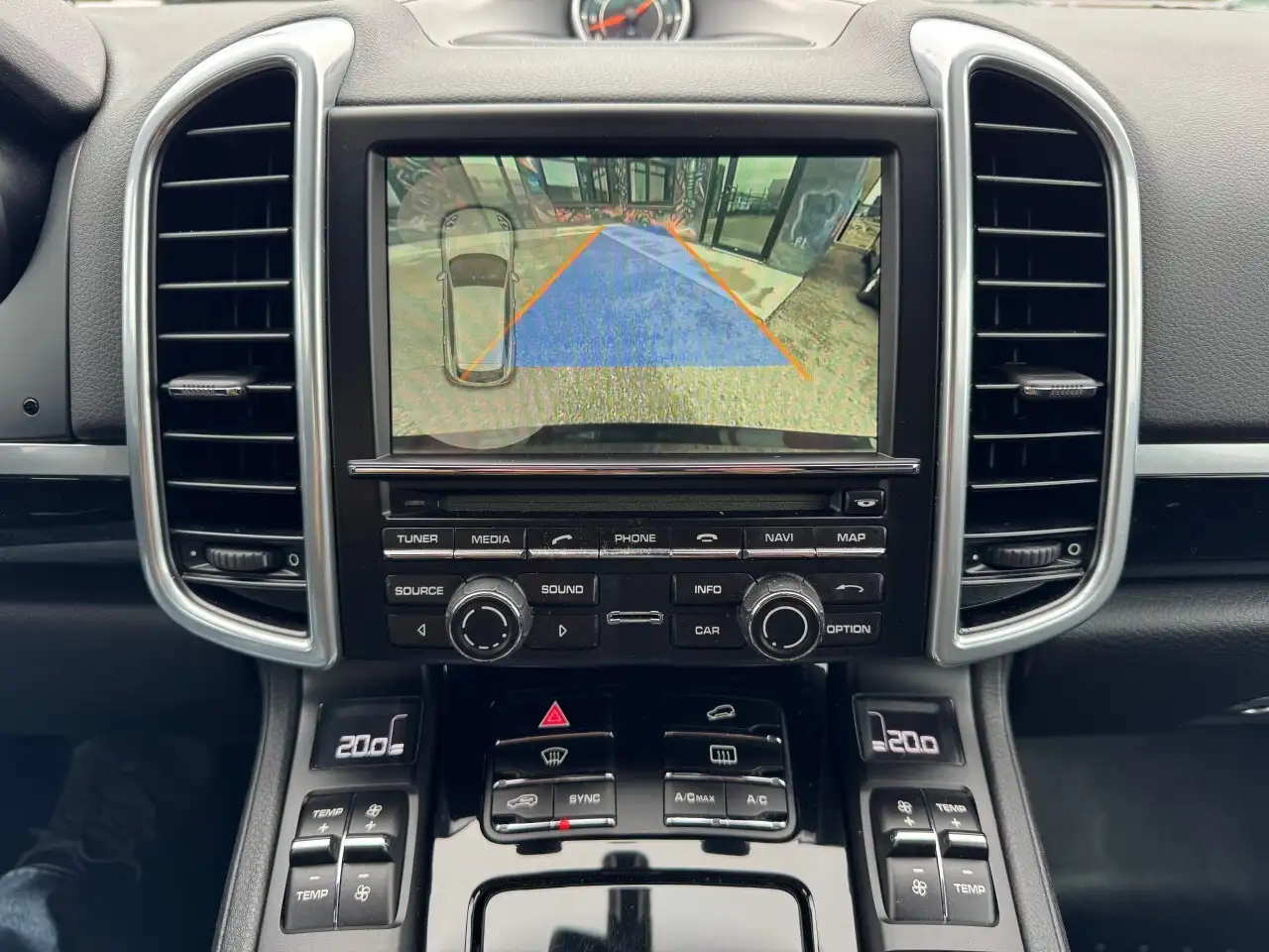 Porsche Cayenne снимка Porsche Cayenne