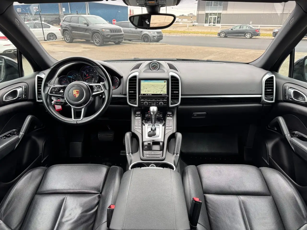 Porsche Cayenne снимка Porsche Cayenne