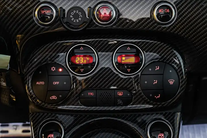 Abarth 595 1.4 T-Jet Competizione 2017, foto 19