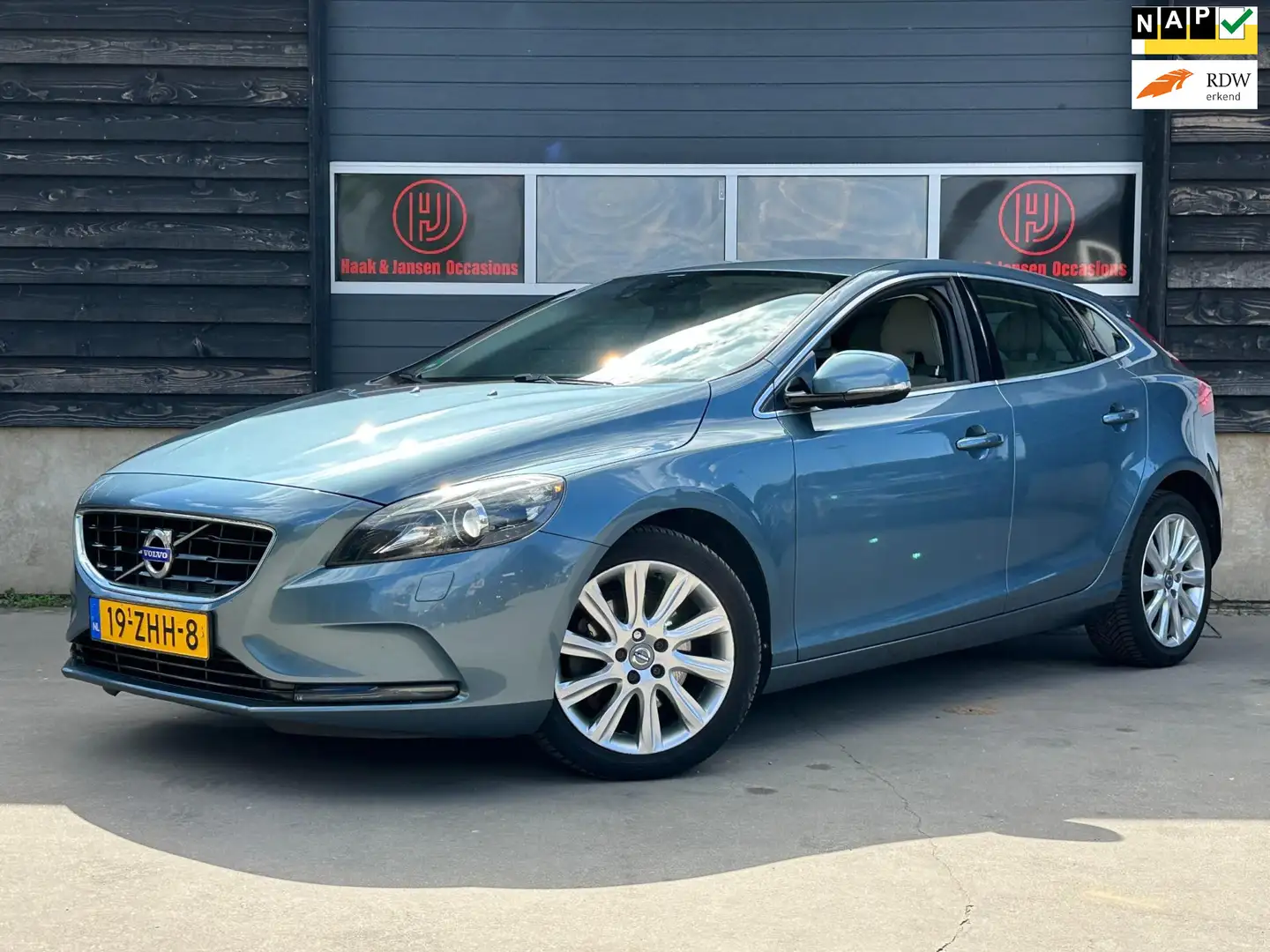 Volvo V40 1.6 T4 Summum - Leder - Camera - Cruise -NAP plava - 1