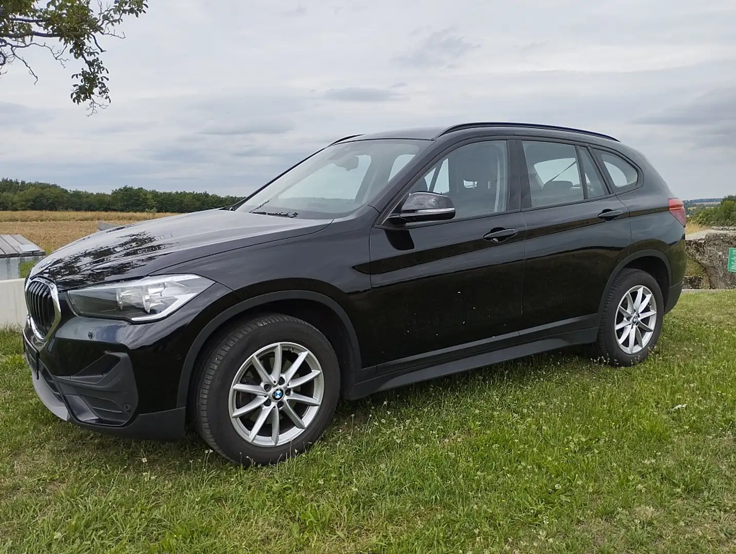 BMW X1 sDrive18d Aut.AHV, Business-Paket Plus, Öst Noir - 2