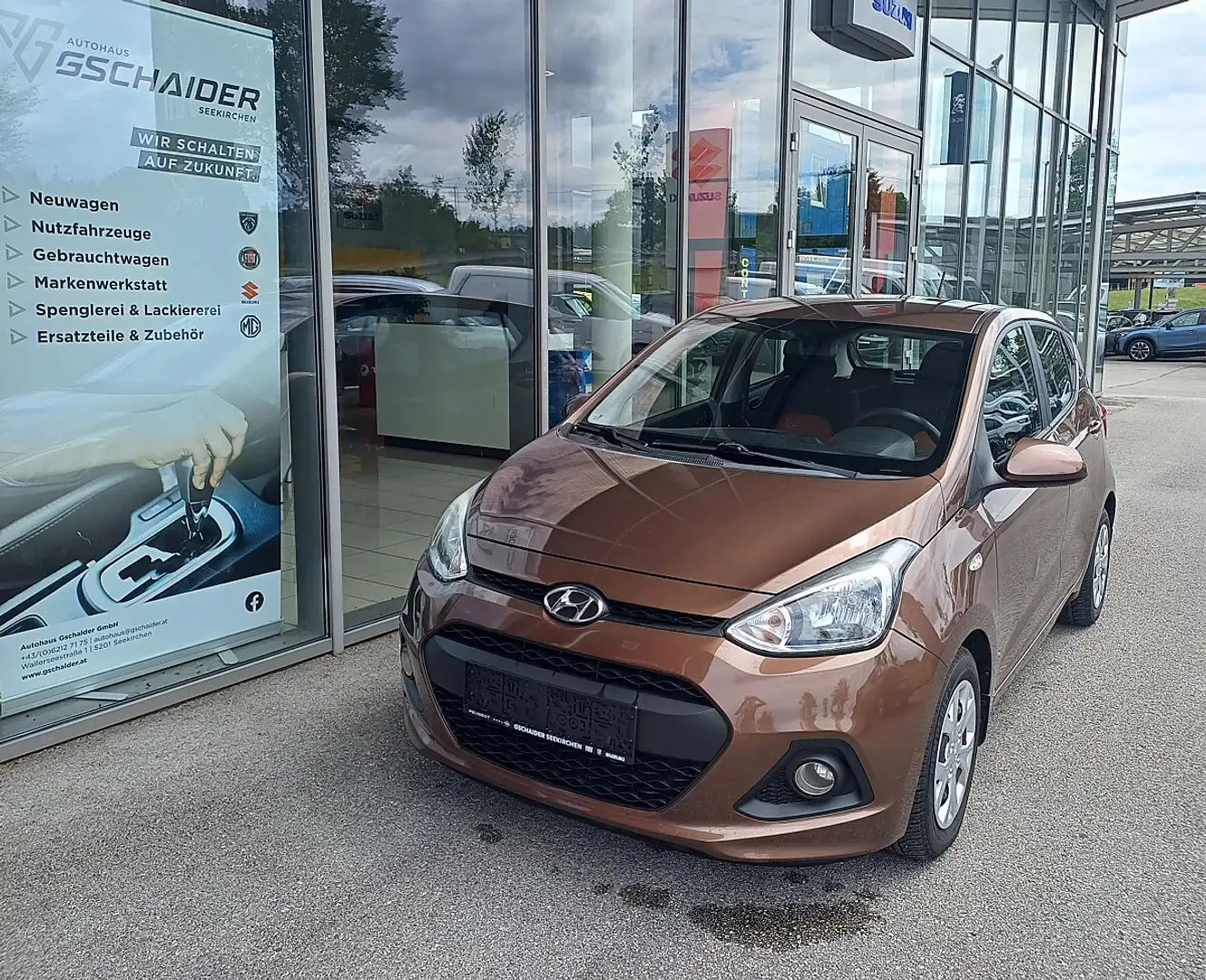 Hyundai i10 1,0 Comfort Braun - 1