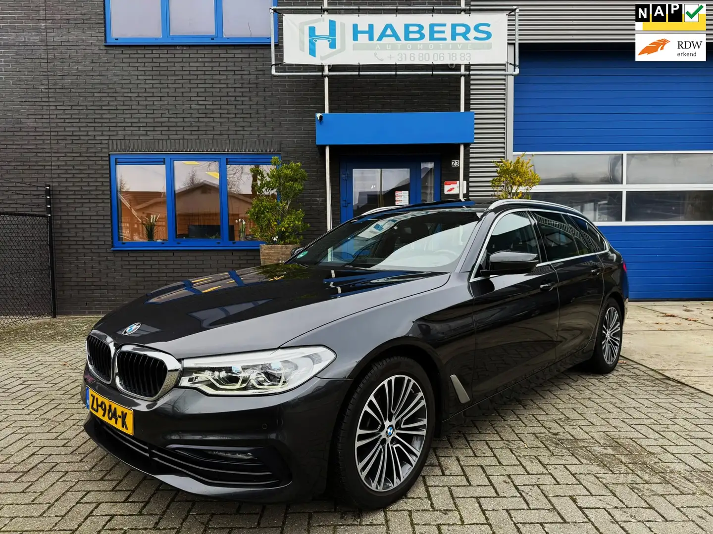 BMW 520 5-serie Touring 520i High Executive Edition 184PK| Grau - 1