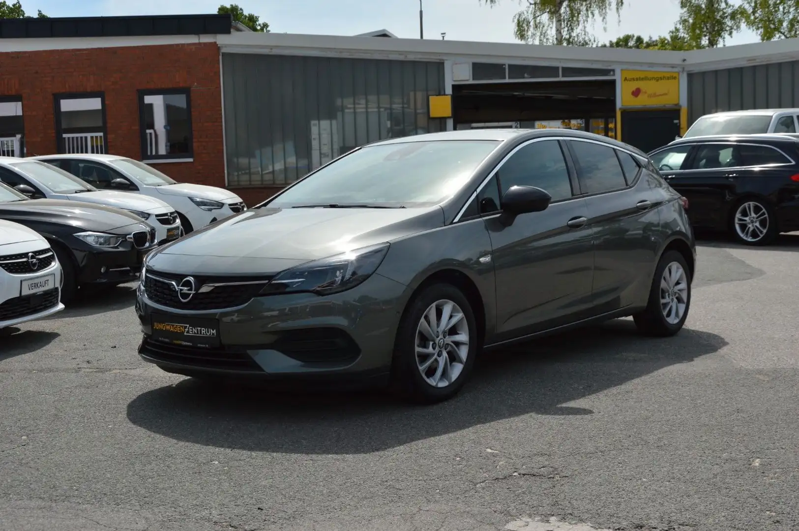 Opel Astra K Lim 1.2 Eleg NAVI"R/KAM"KLIMA"SP/SZ"DAB" Grau - 1