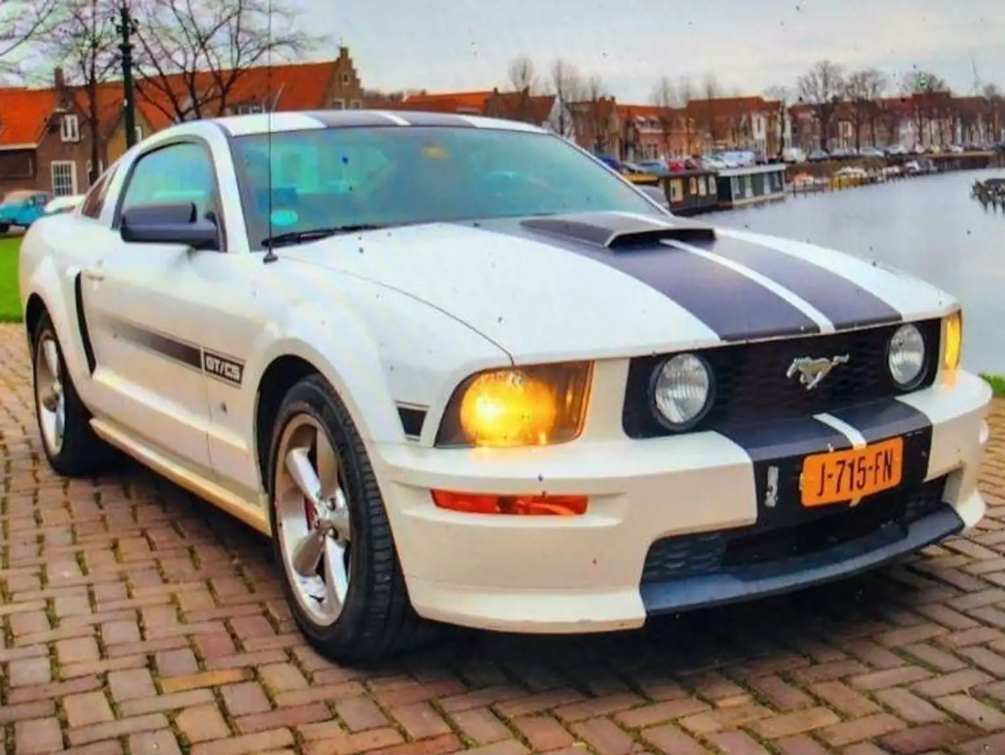Ford Mustang V8 limited-edition CaliforniaSpecial 1st Owner GCC - 1
