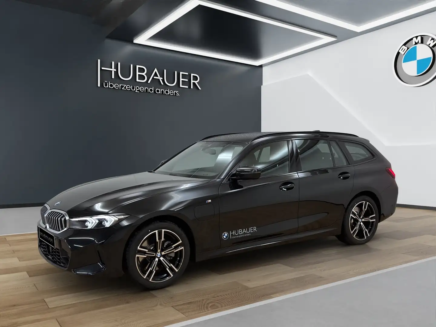 BMW 330 e Touring [M Sport, AHK, ACC, RFK, 18" LMR] Schwarz - 1