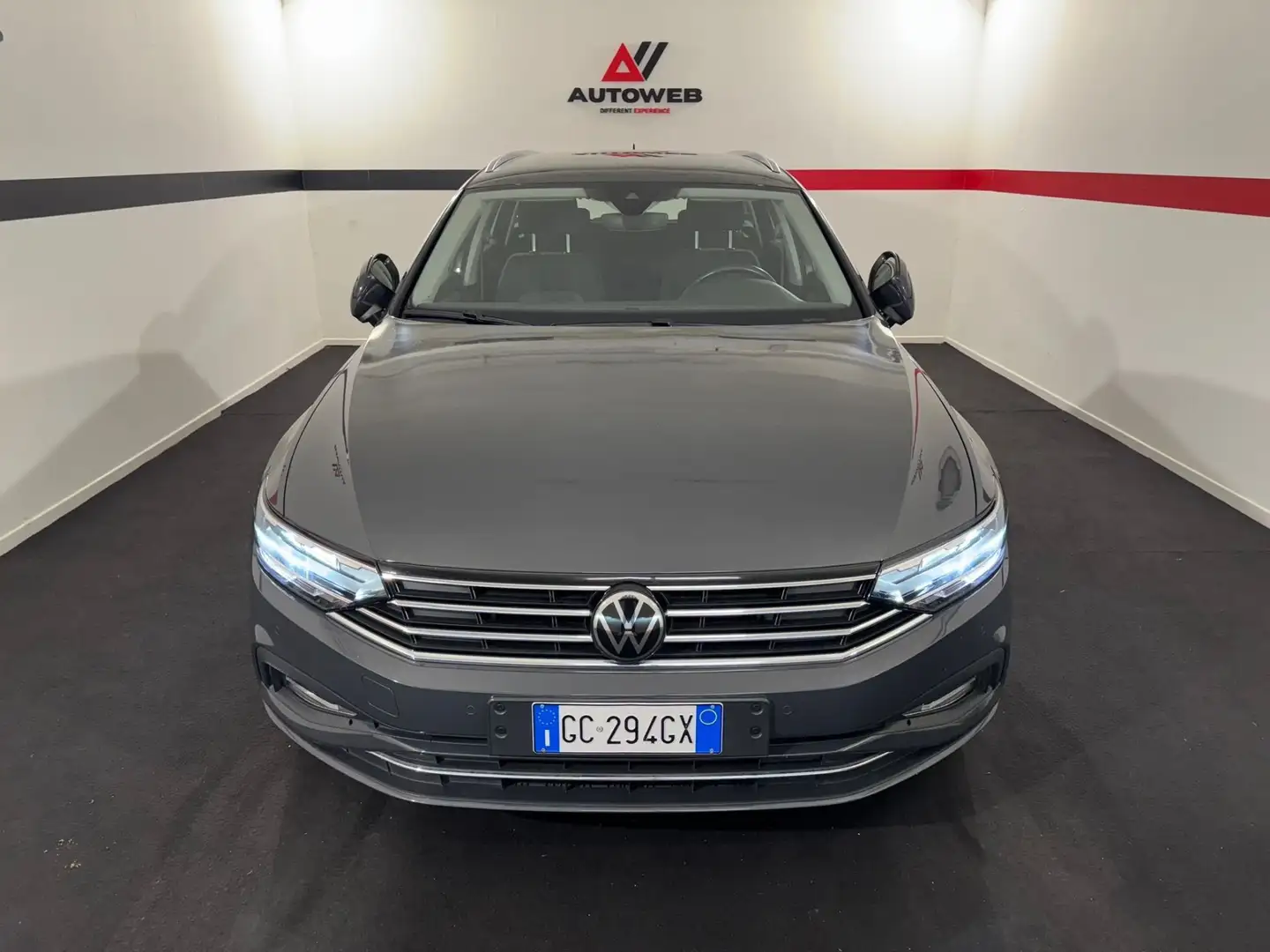 Volkswagen Passat Passat Variant 2.0 TDI SCR 122 CV EVO DSG Business Grigio - 2