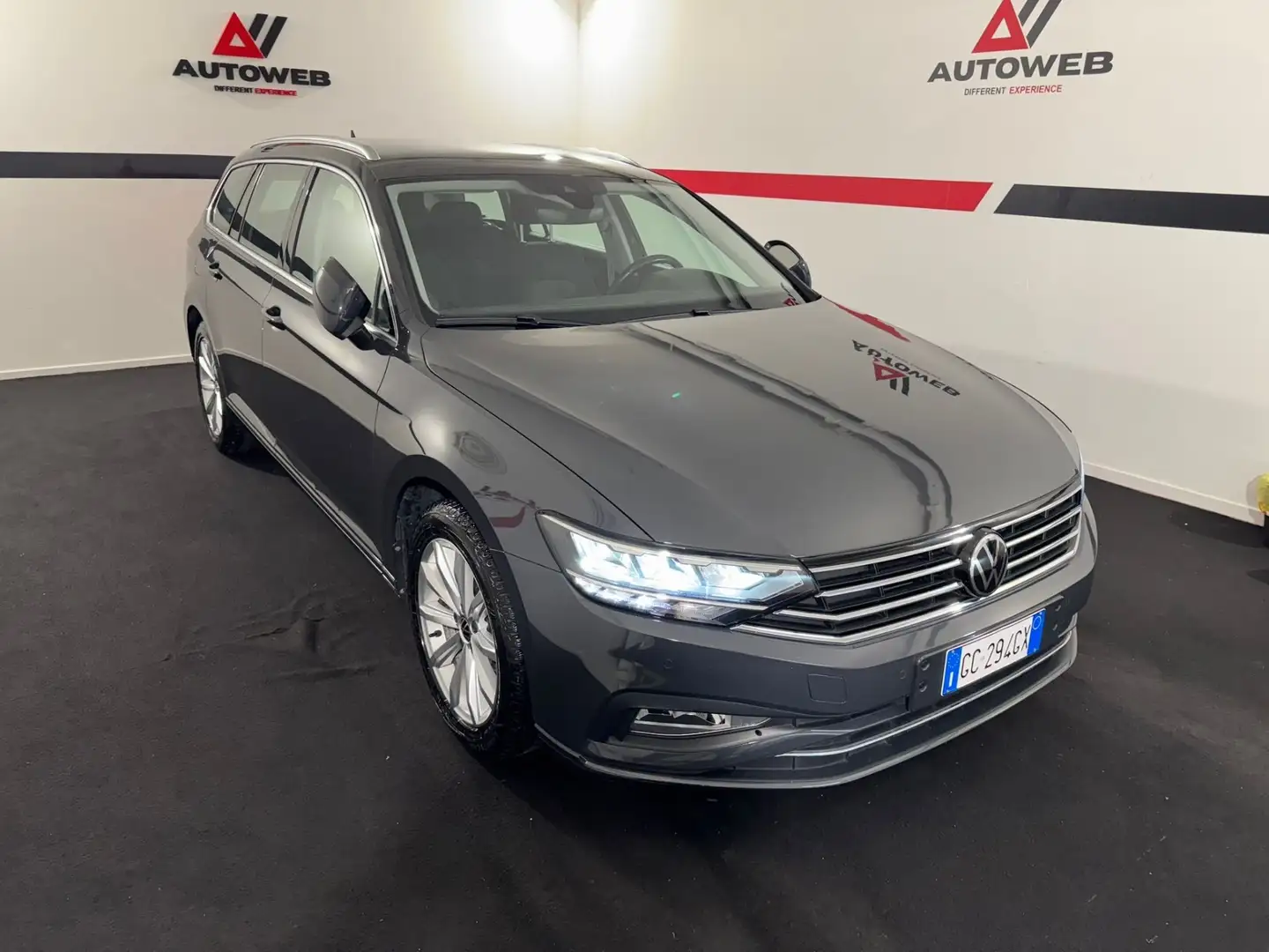 Volkswagen Passat Passat Variant 2.0 TDI SCR 122 CV EVO DSG Business Grigio - 1