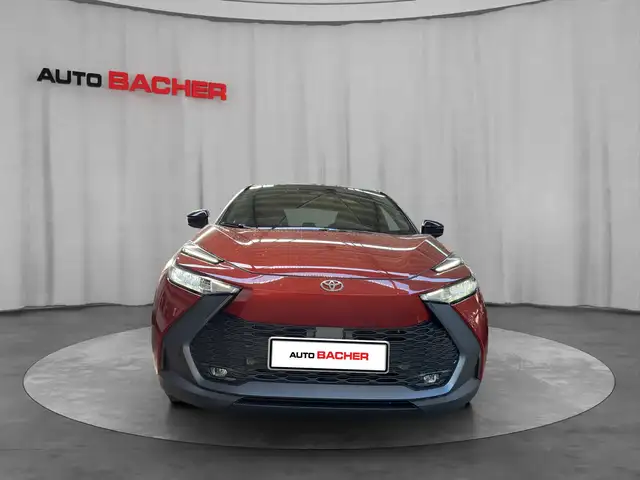Toyota C-HR view 2