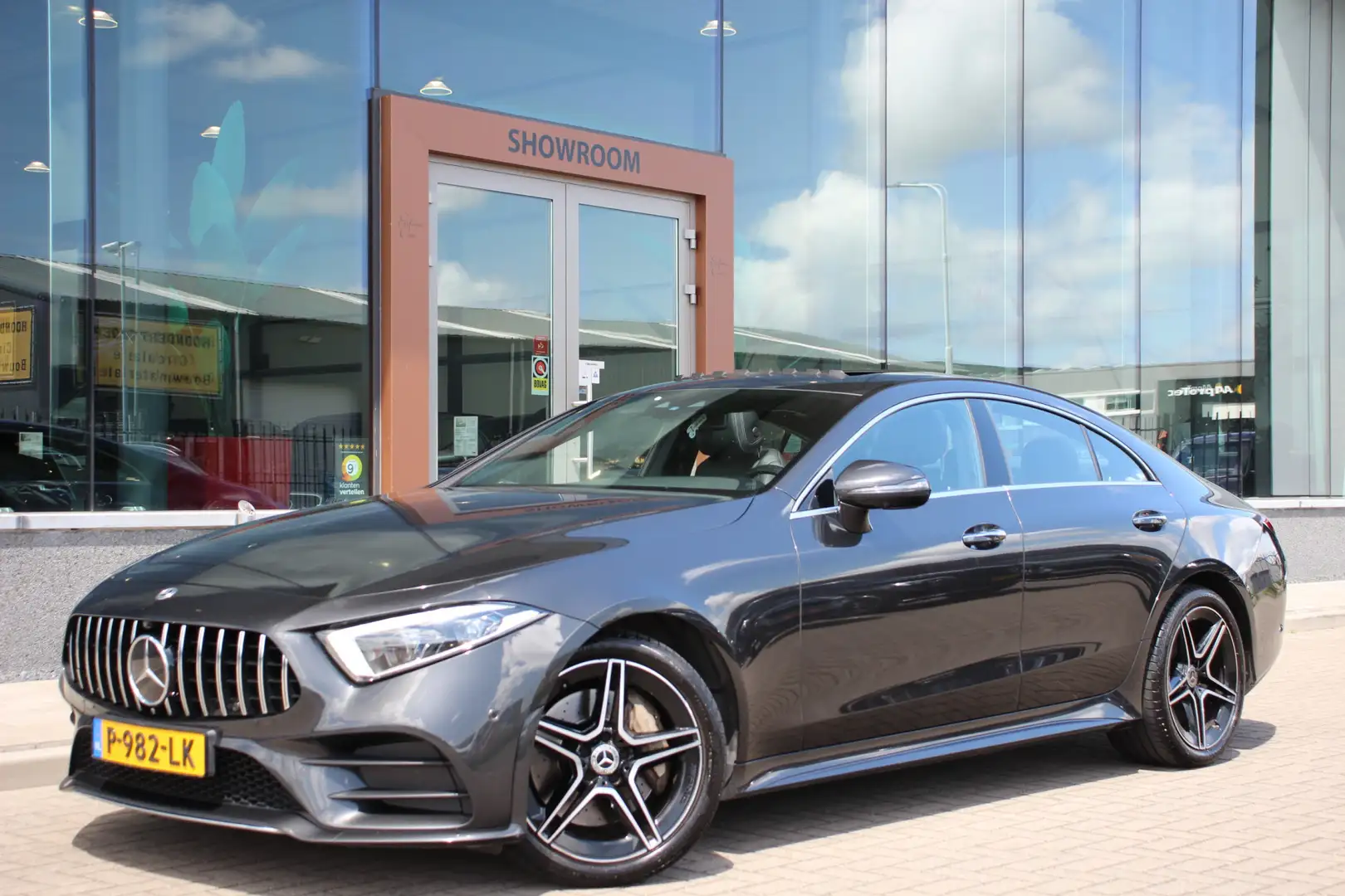 Mercedes-Benz CLS 450 4MATIC Premium Plus | Luchtvering | Burmester | 36 Grijs - 1