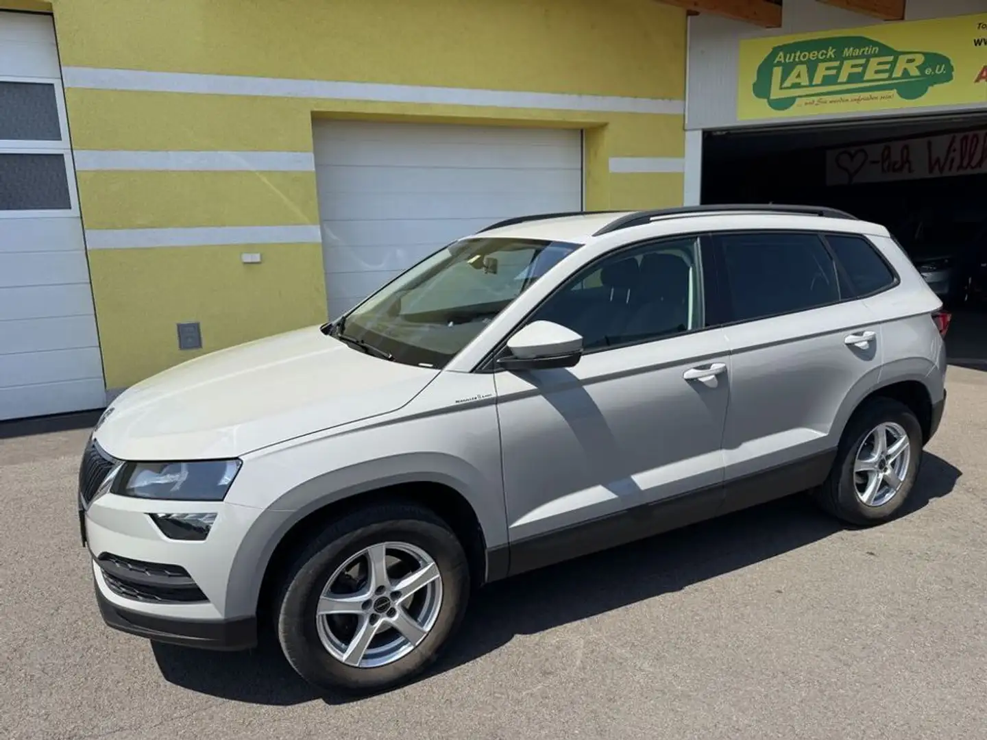Skoda Karoq City TSI - mit AHV - TOP! Grau - 1
