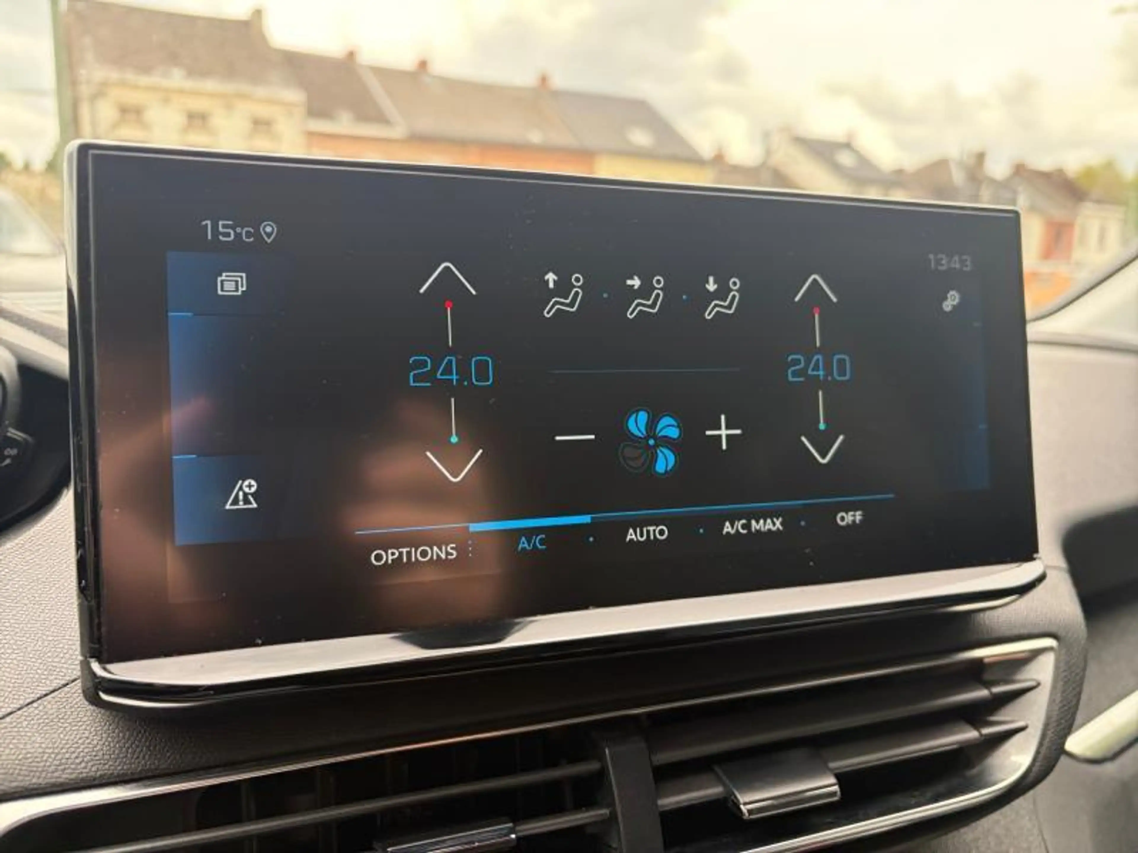 Peugeot 5008 1.5HDi 130cv Noir 01/22 67934km Clim GPS — photo 11