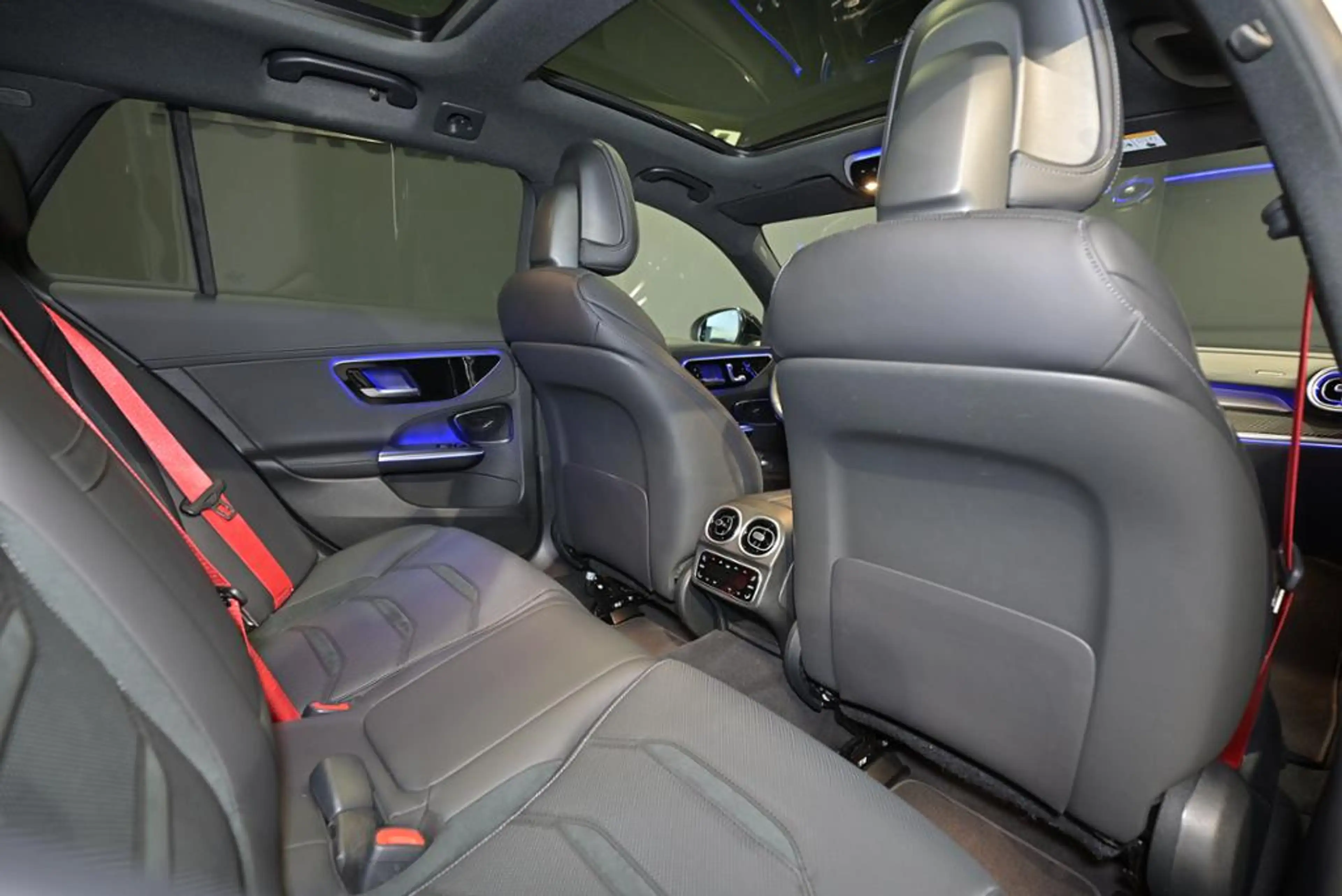 Mercedes-Benz C 43 AMG C 43 T AMG 4M PANO/HUD/NIGHT/SOUND/360 — photo 7