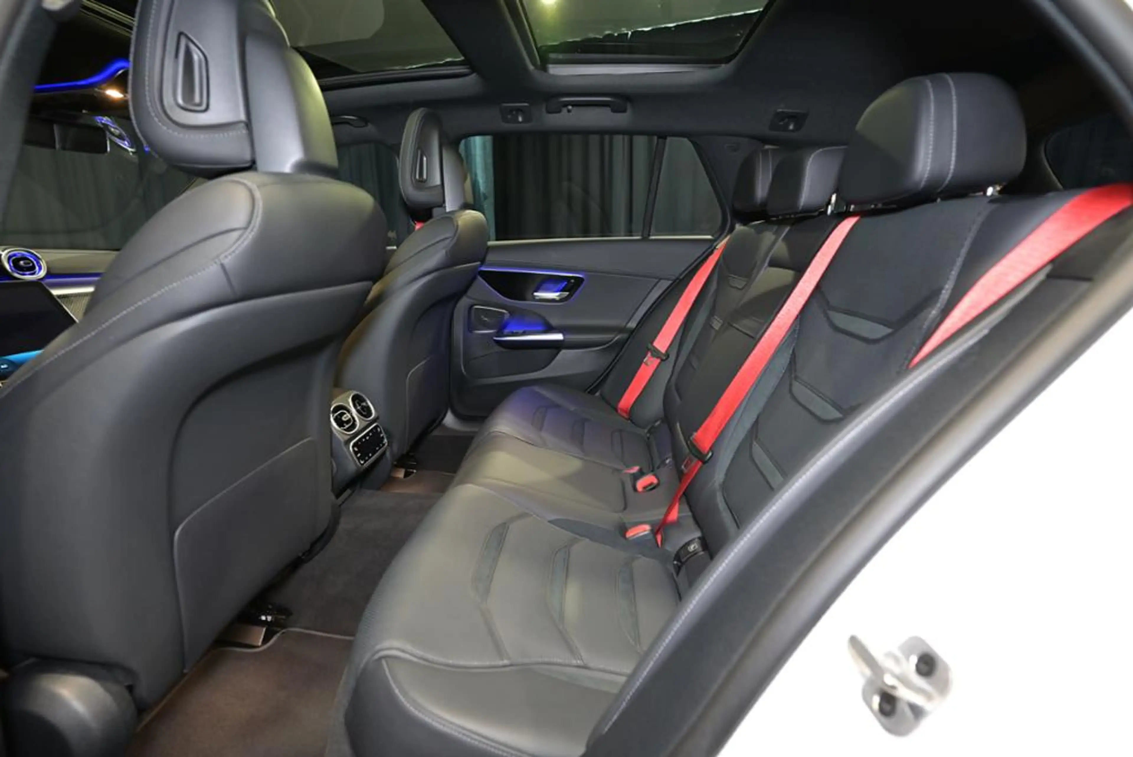 Mercedes-Benz C 43 AMG C 43 T AMG 4M PANO/HUD/NIGHT/SOUND/360 — photo 6