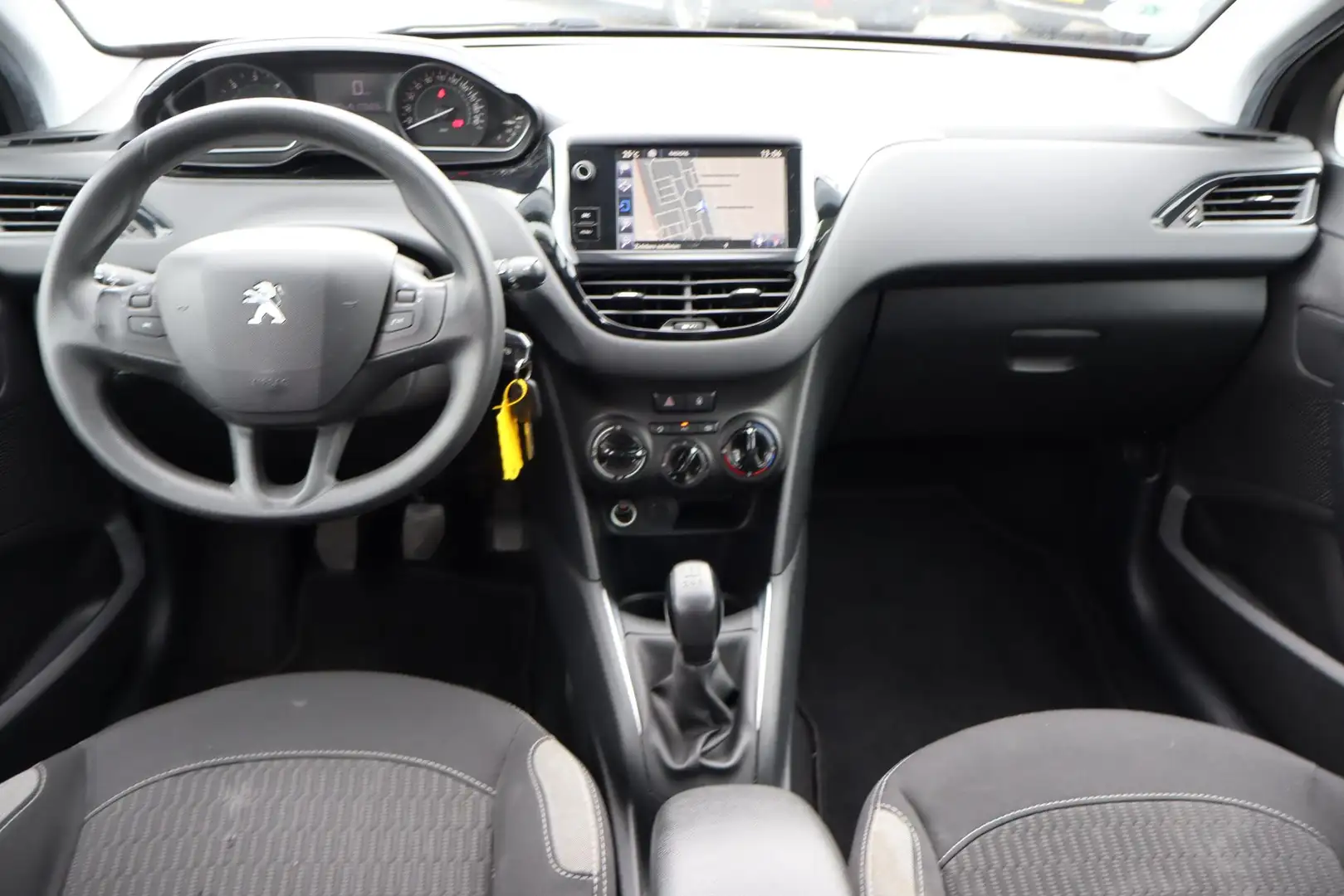 Peugeot 208 1.6 BlueHDi Blue Lease Airco, Elektrische ramen, T Zwart - 2