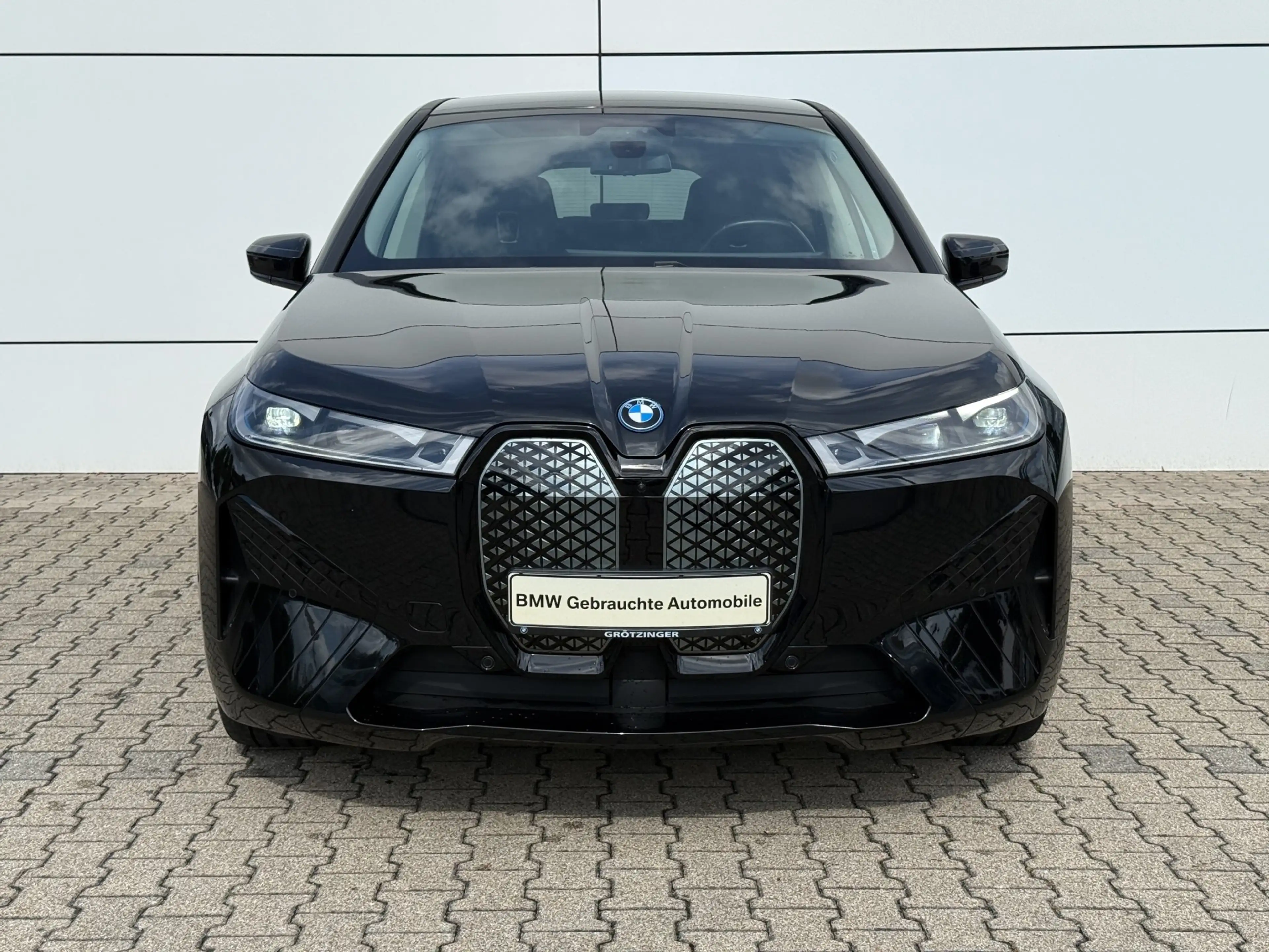 BMW iX xDrive40 Sportpaket Laser+AHK+Softclose+H&K — photo 2