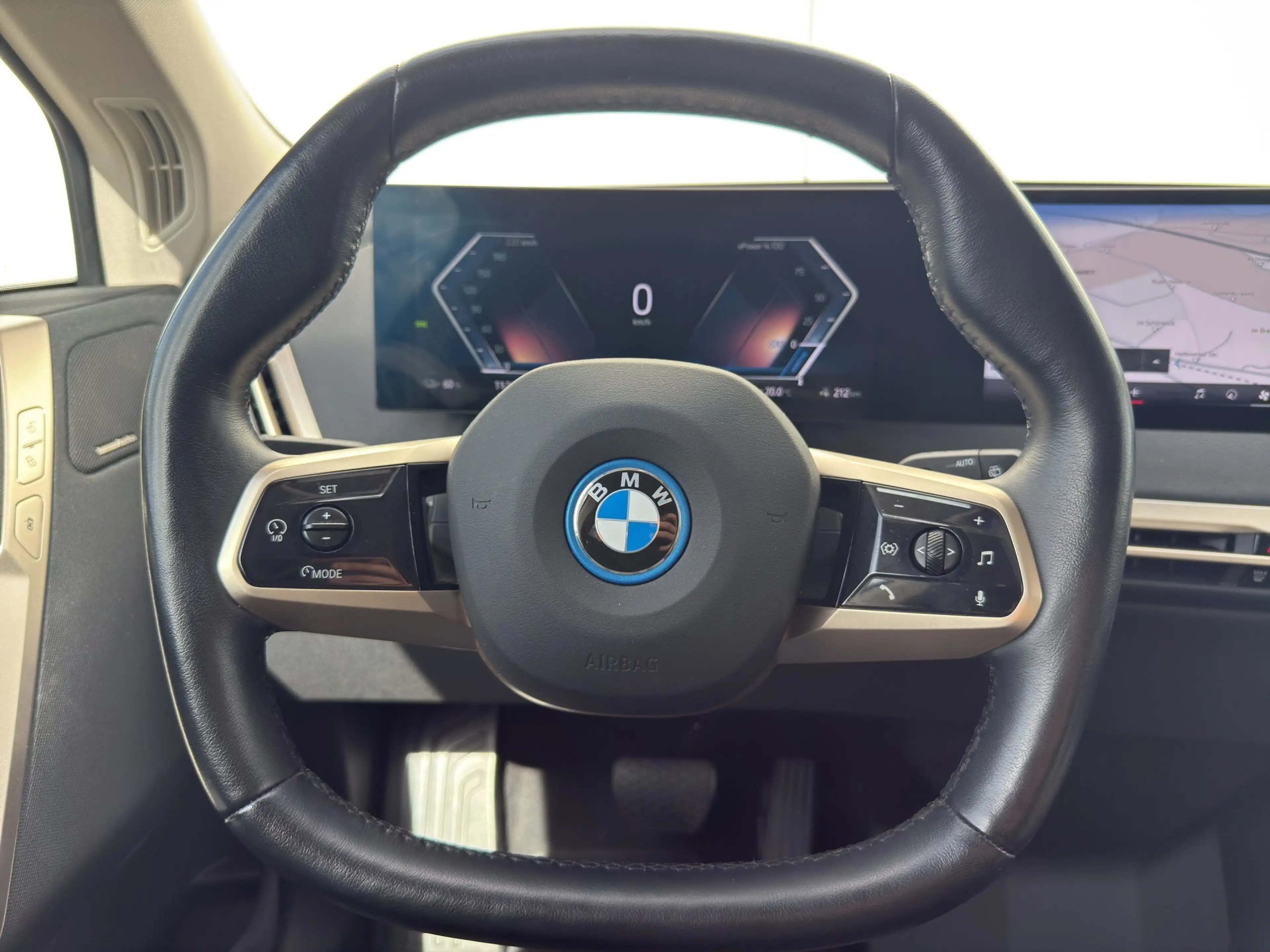 BMW iX xDrive40 Sportpaket Laser+AHK+Softclose+H&K — photo 10