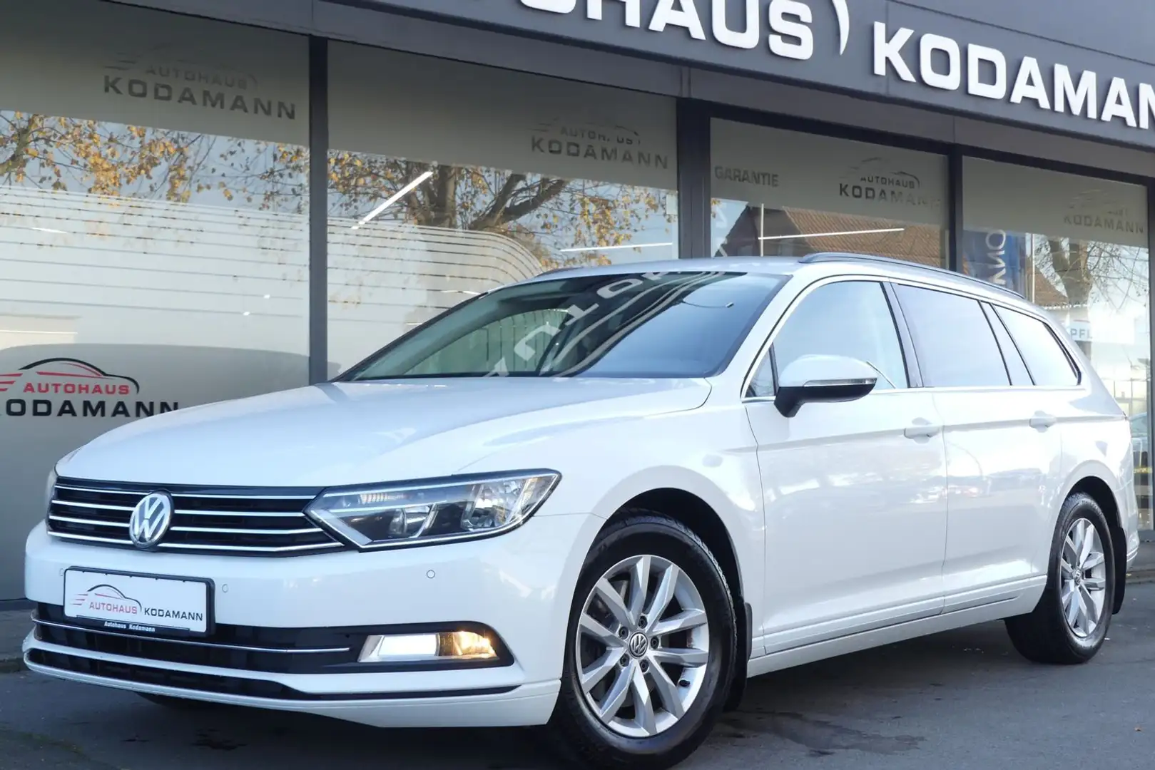 Volkswagen Passat Variant CL 1.4 TSI*Tempomat*SHZ*PDC*AHK* Weiß - 1
