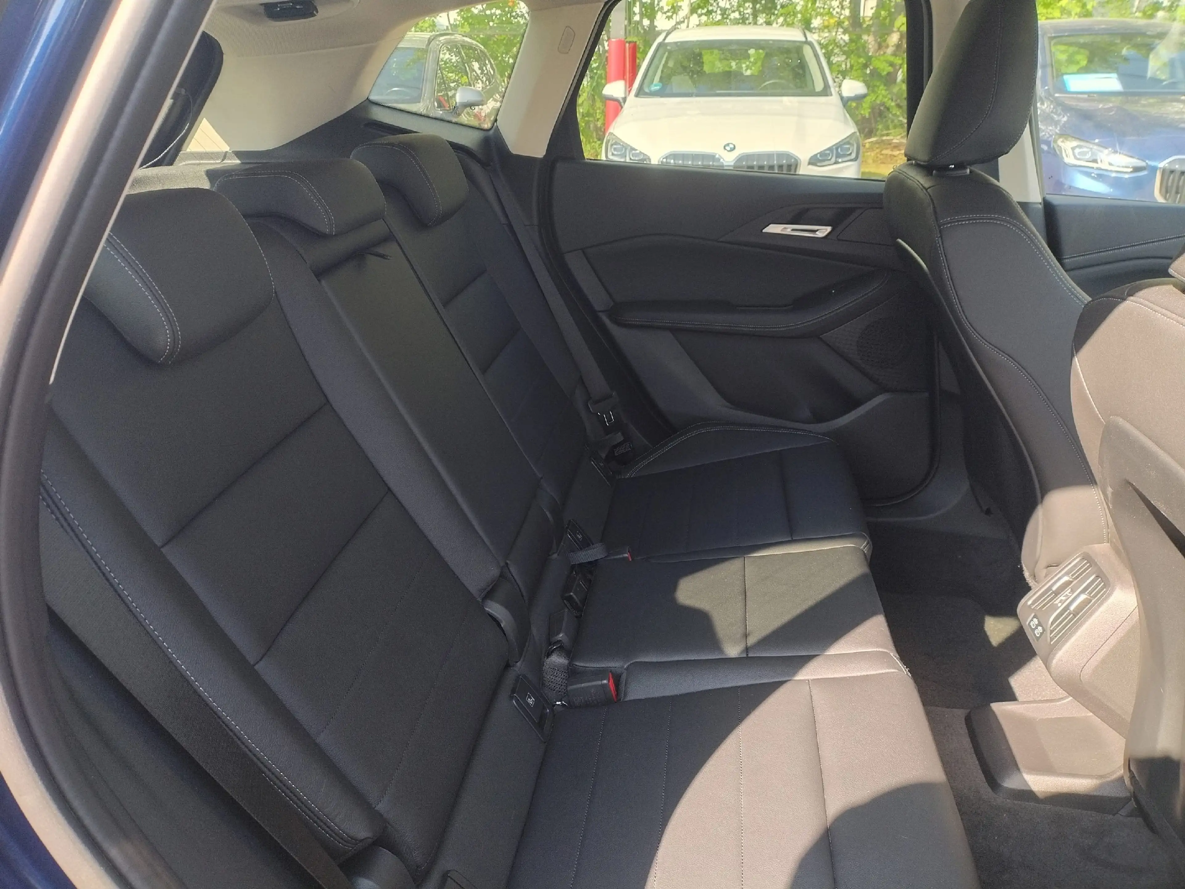 BMW 223 d xDrive Active Tourer — photo 8