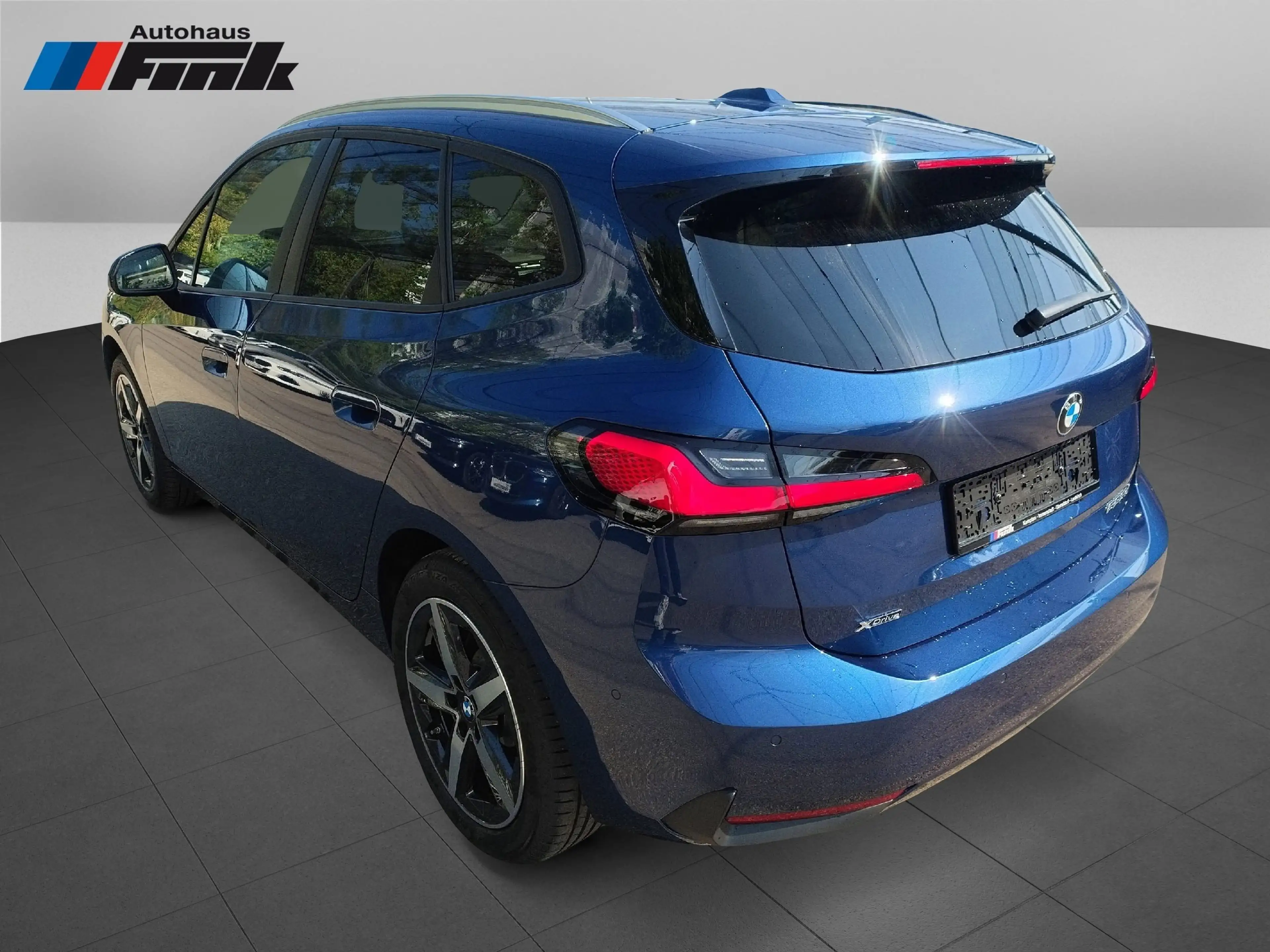 BMW 223 d xDrive Active Tourer — photo 4