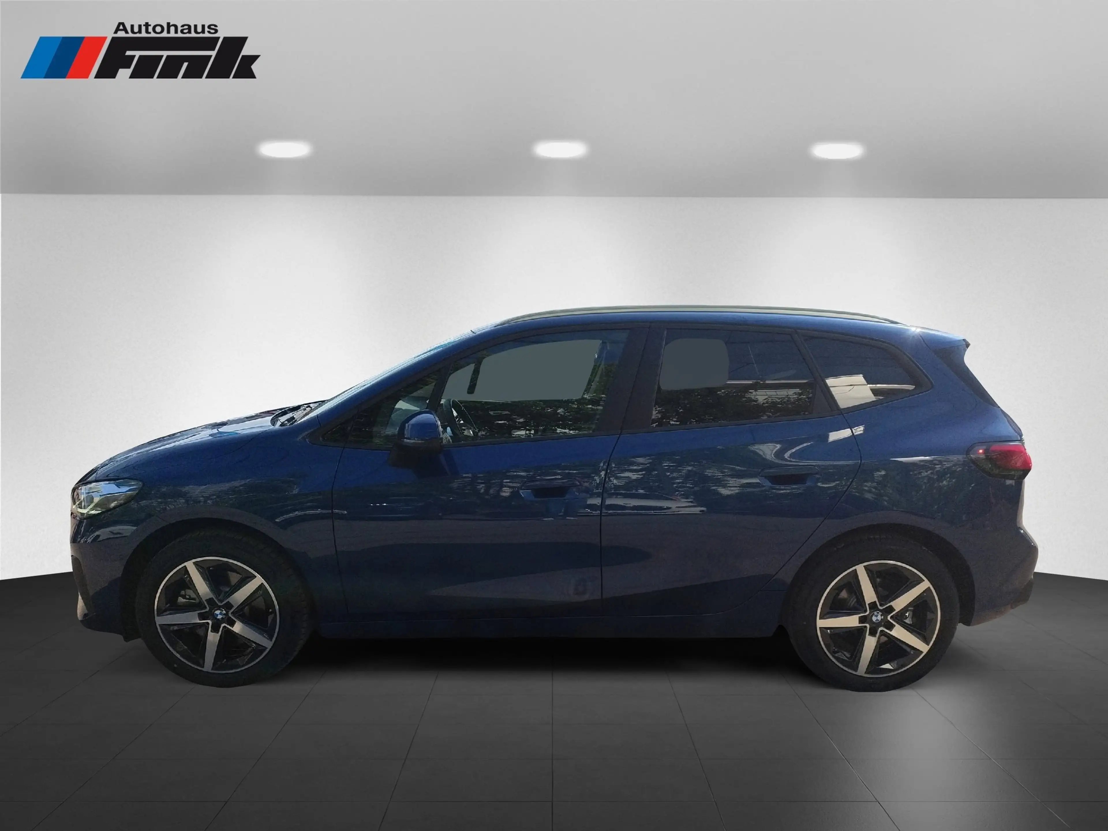 BMW 223 d xDrive Active Tourer — photo 3