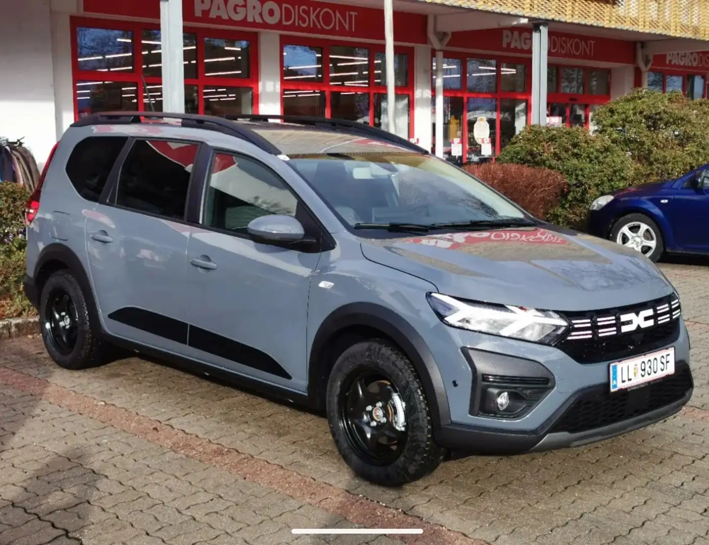 Dacia Jogger Expression Hybrid 140 Grau - 1