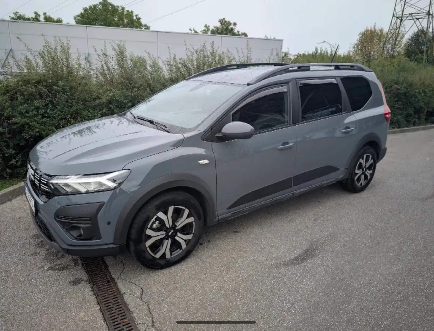 Dacia Jogger Expression Hybrid 140 Grau - 2