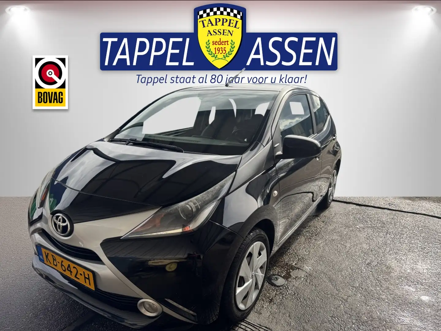 Toyota Aygo 1.0 VVT-i x-play Zwart - 1