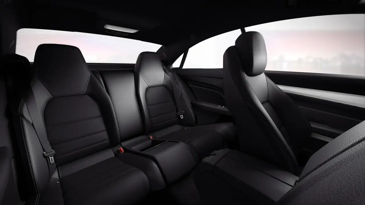 Mercedes-Benz E 200 Coupé — photo 10 sur 12