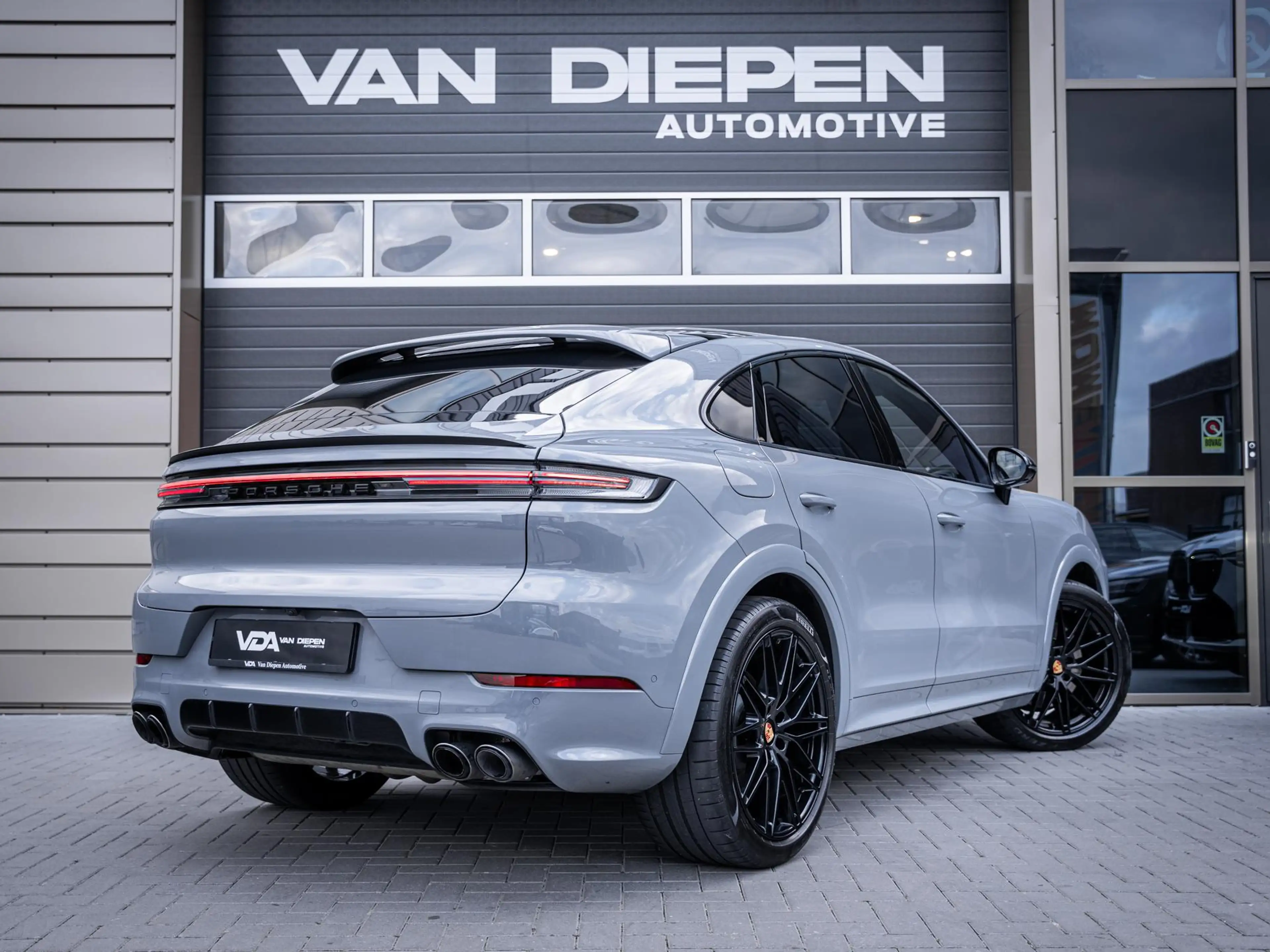 Porsche Cayenne Coupé 3.0 E-Hybrid - Sport Chrono l FULL SPEC! l 4 — photo 8