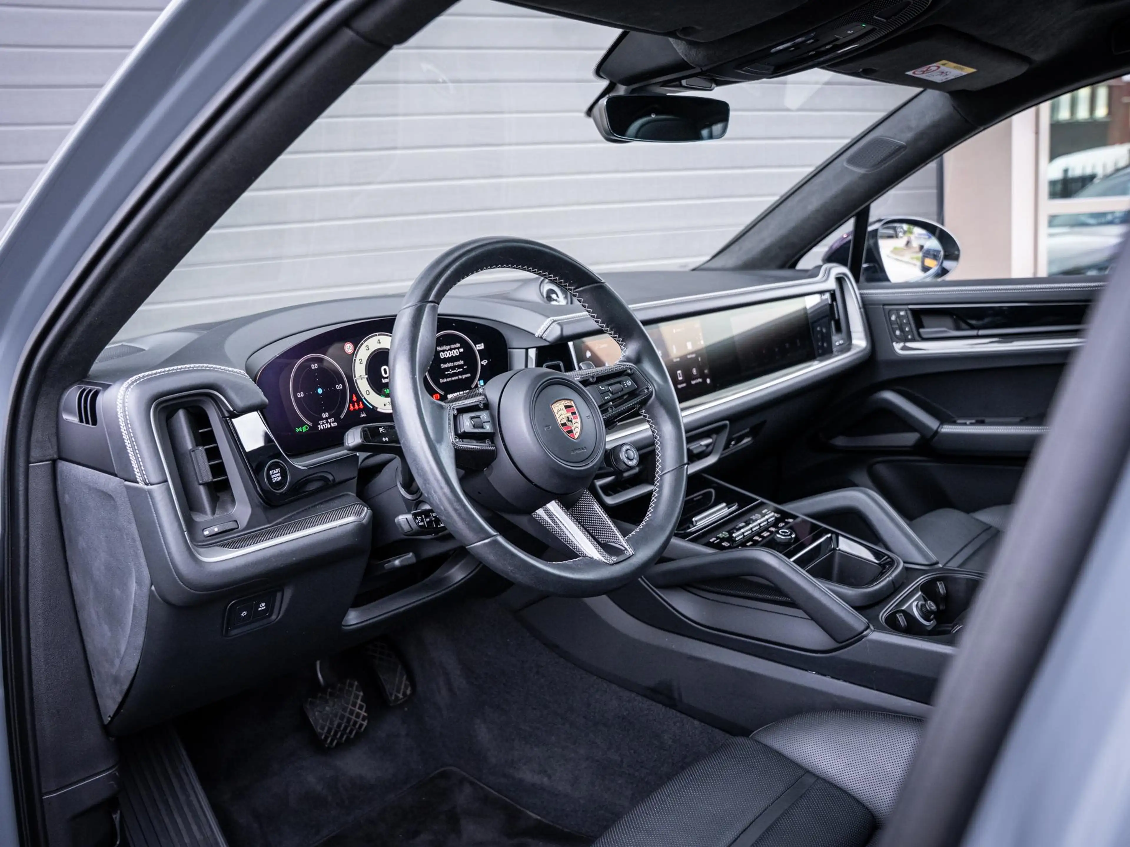 Porsche Cayenne Coupé 3.0 E-Hybrid - Sport Chrono l FULL SPEC! l 4 — photo 2