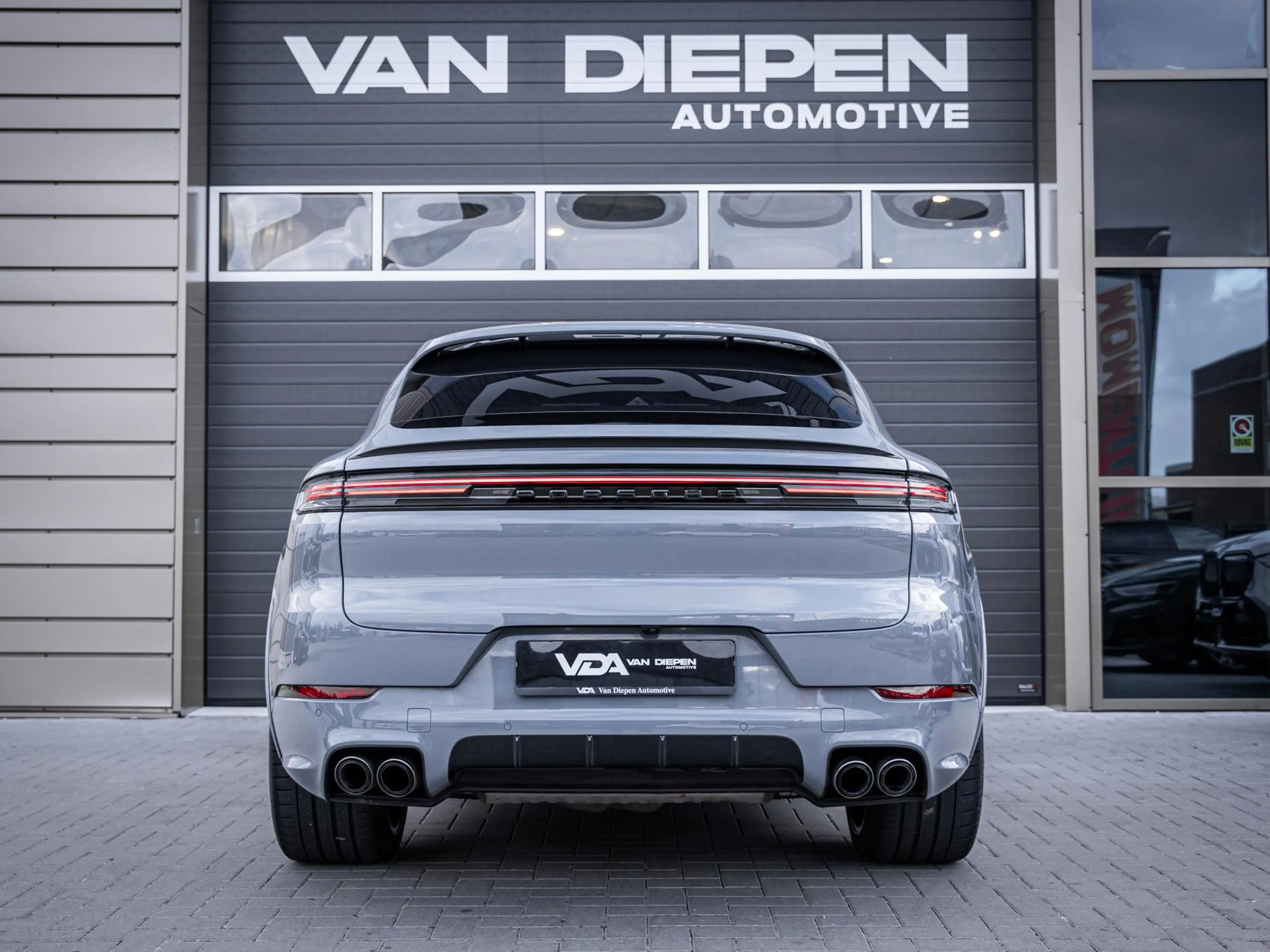 Porsche Cayenne Coupé 3.0 E-Hybrid - Sport Chrono l FULL SPEC! l 4 — photo 7