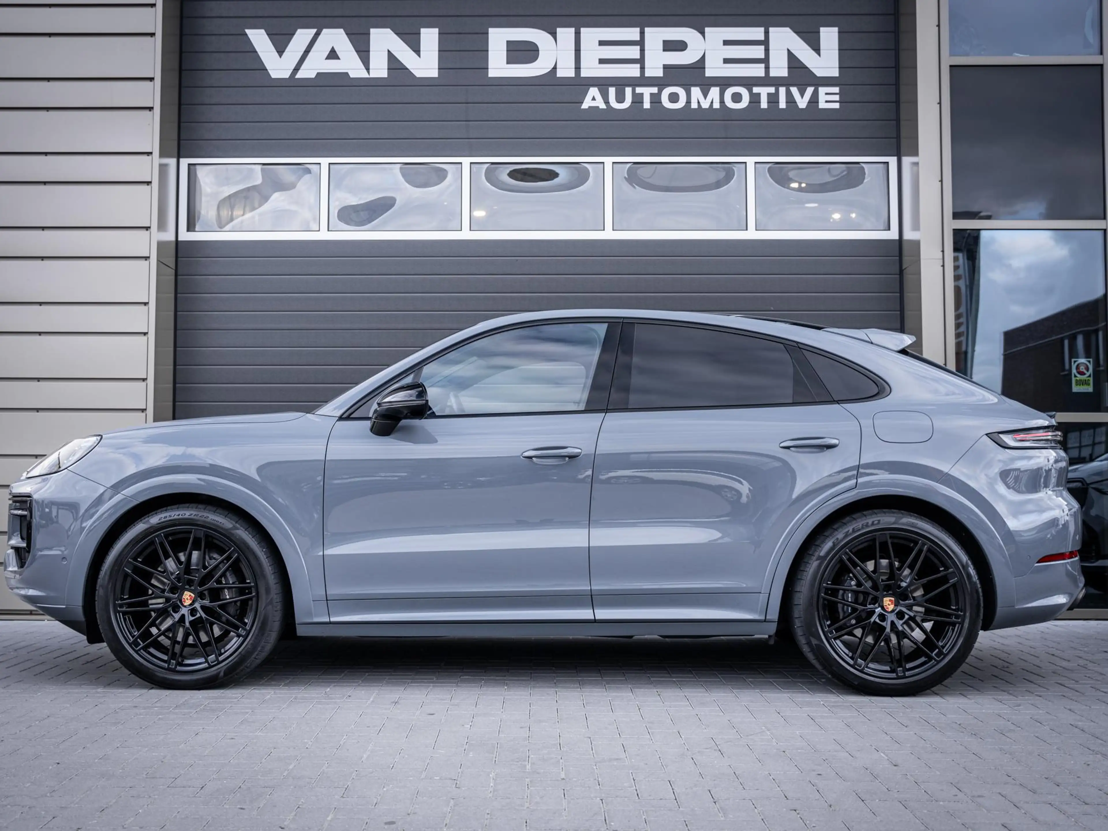 Porsche Cayenne Coupé 3.0 E-Hybrid - Sport Chrono l FULL SPEC! l 4 — photo 9