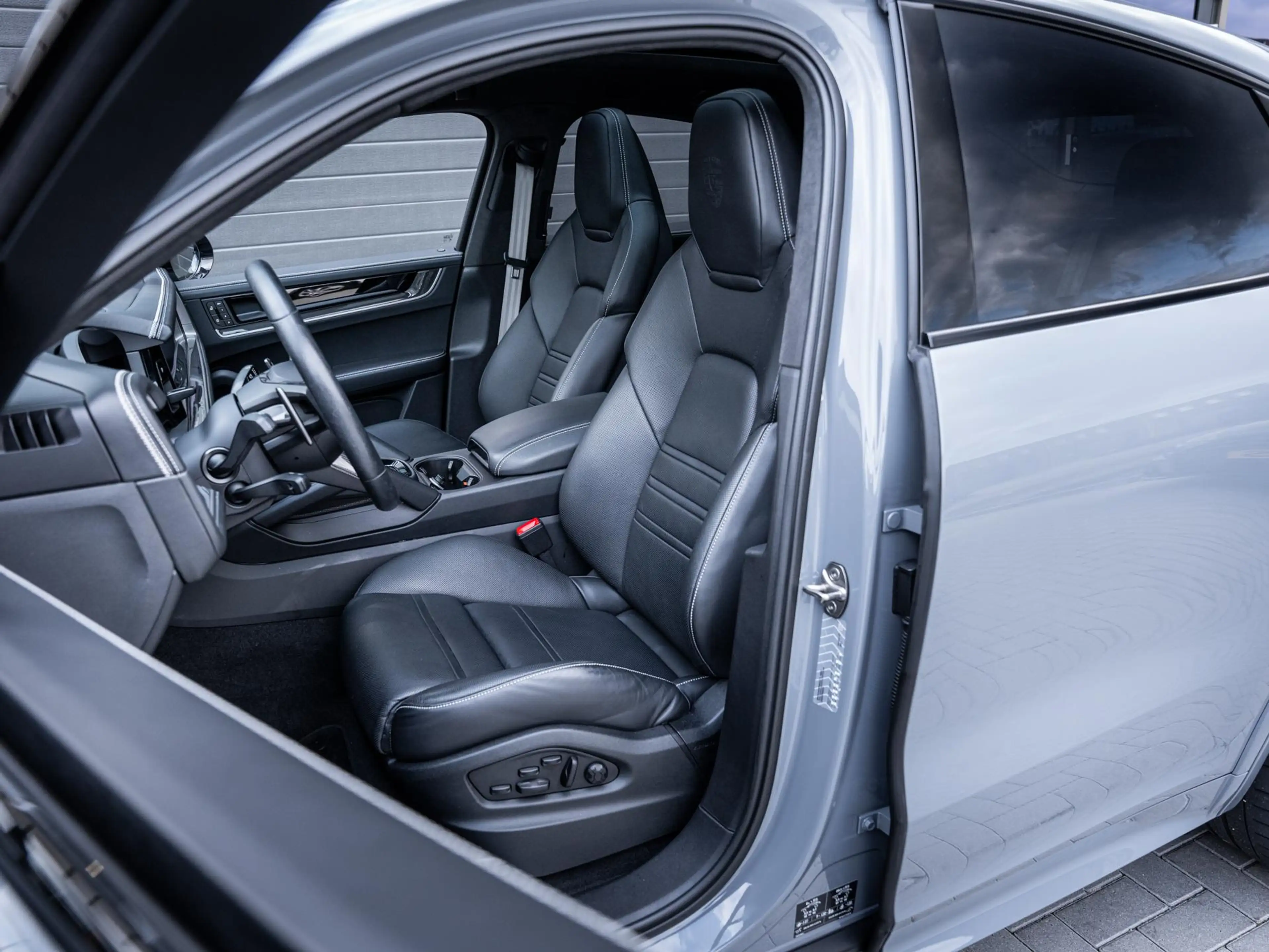 Porsche Cayenne Coupé 3.0 E-Hybrid - Sport Chrono l FULL SPEC! l 4 — photo 12