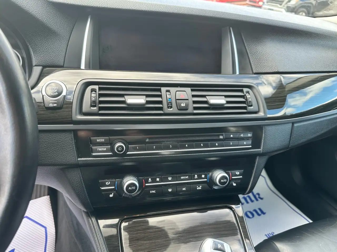 BMW 5 Series снимка BMW 5 Series