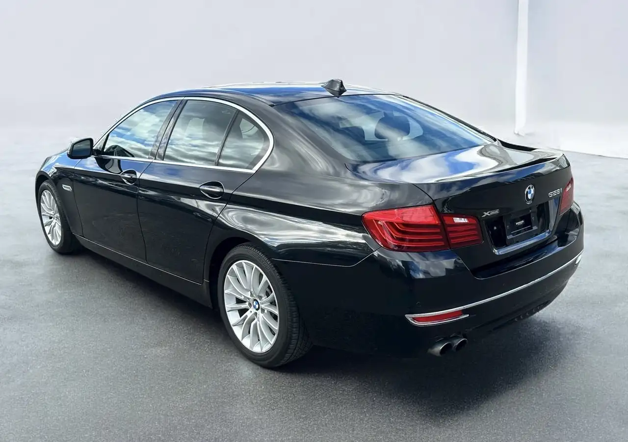 BMW 5 Series снимка BMW 5 Series