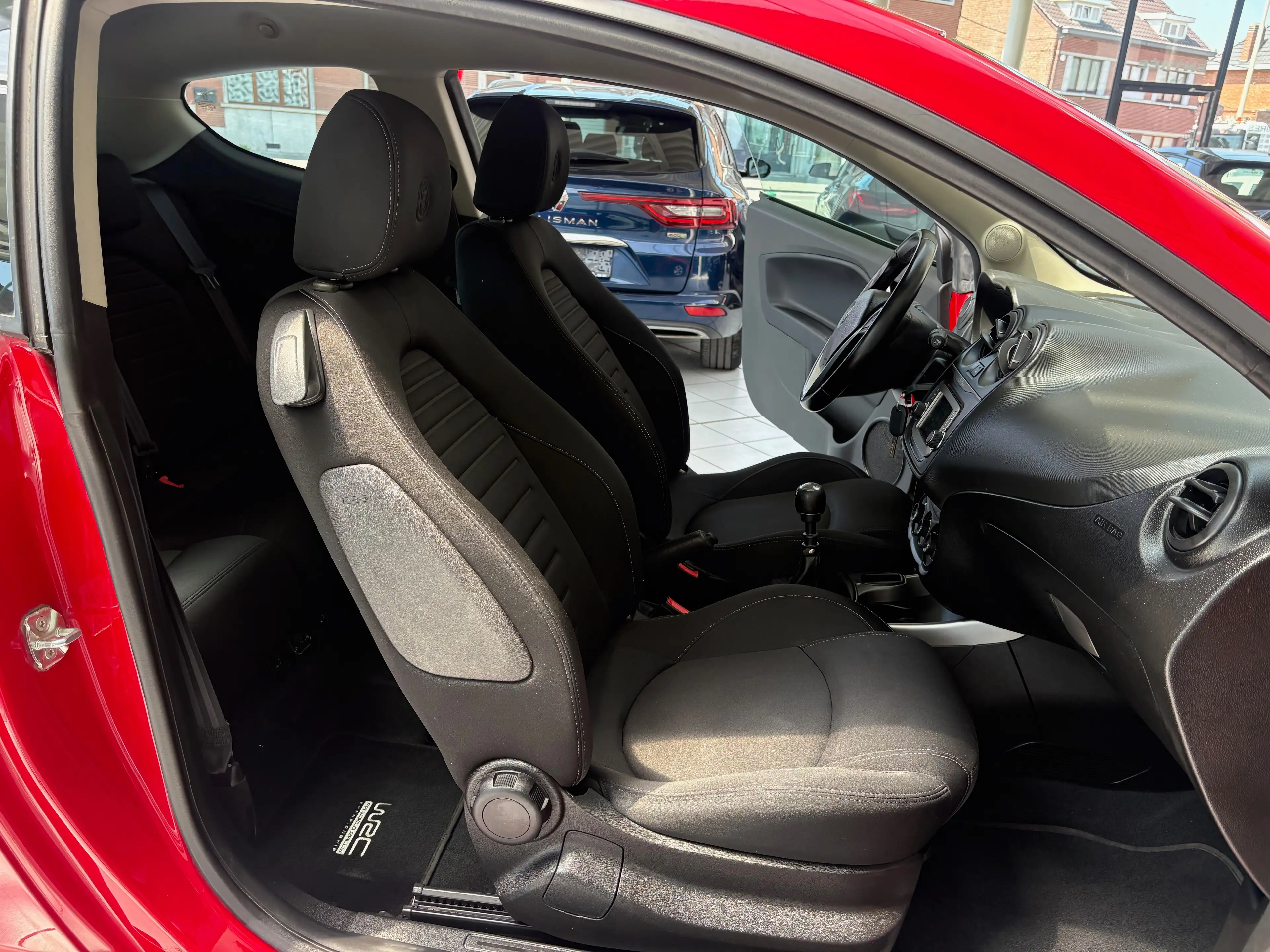 Alfa Romeo MiTo 1.4i * CLIM * JANTES * 1ER PROP * — photo 11