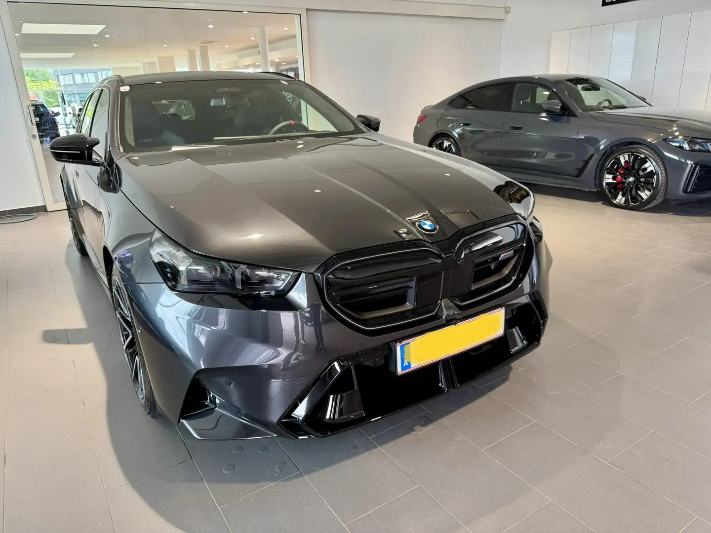 BMW M5 M5 Touring inkl Care-Paket 5 Jahre 80.000km Grau - 1