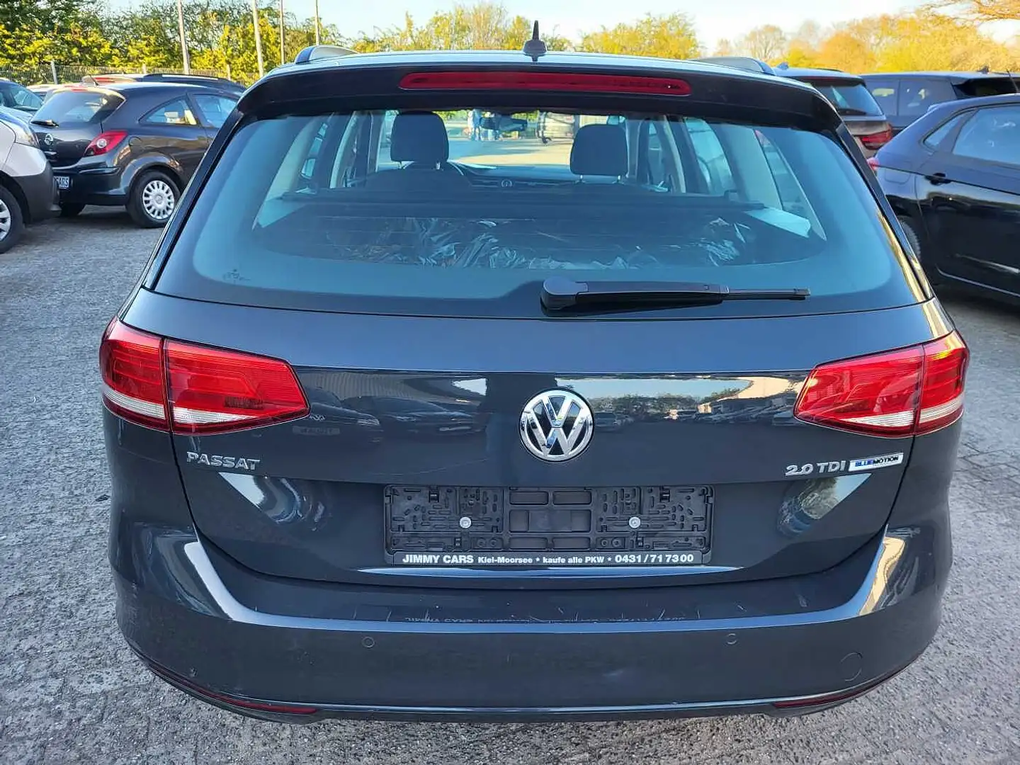 Volkswagen Passat Variant Diesel 2.0 TDI SCR Comfortline Schwarz - 2