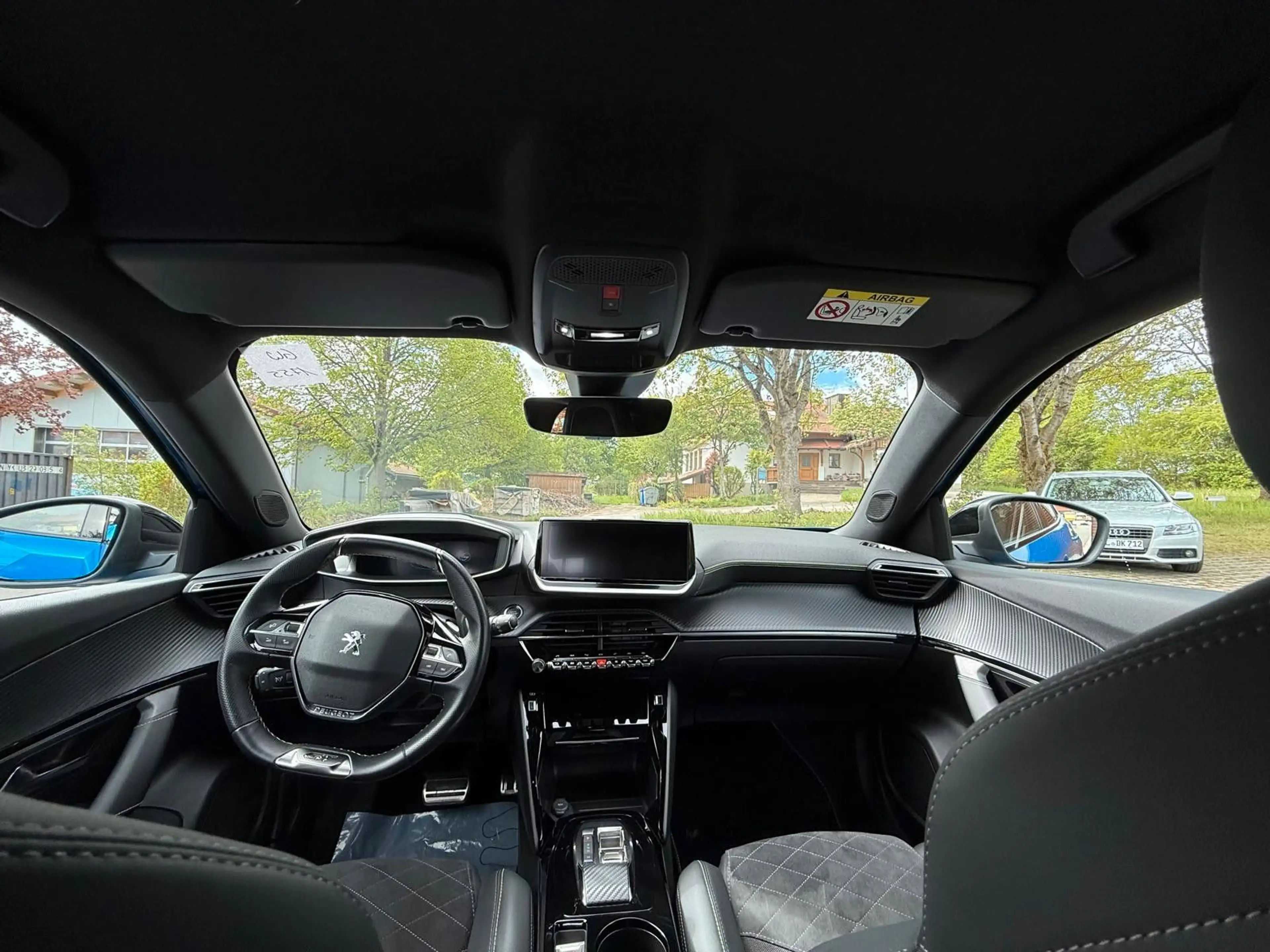 Peugeot 2008 GT Pack / NAVI / AHK / LED / 18" — photo 8