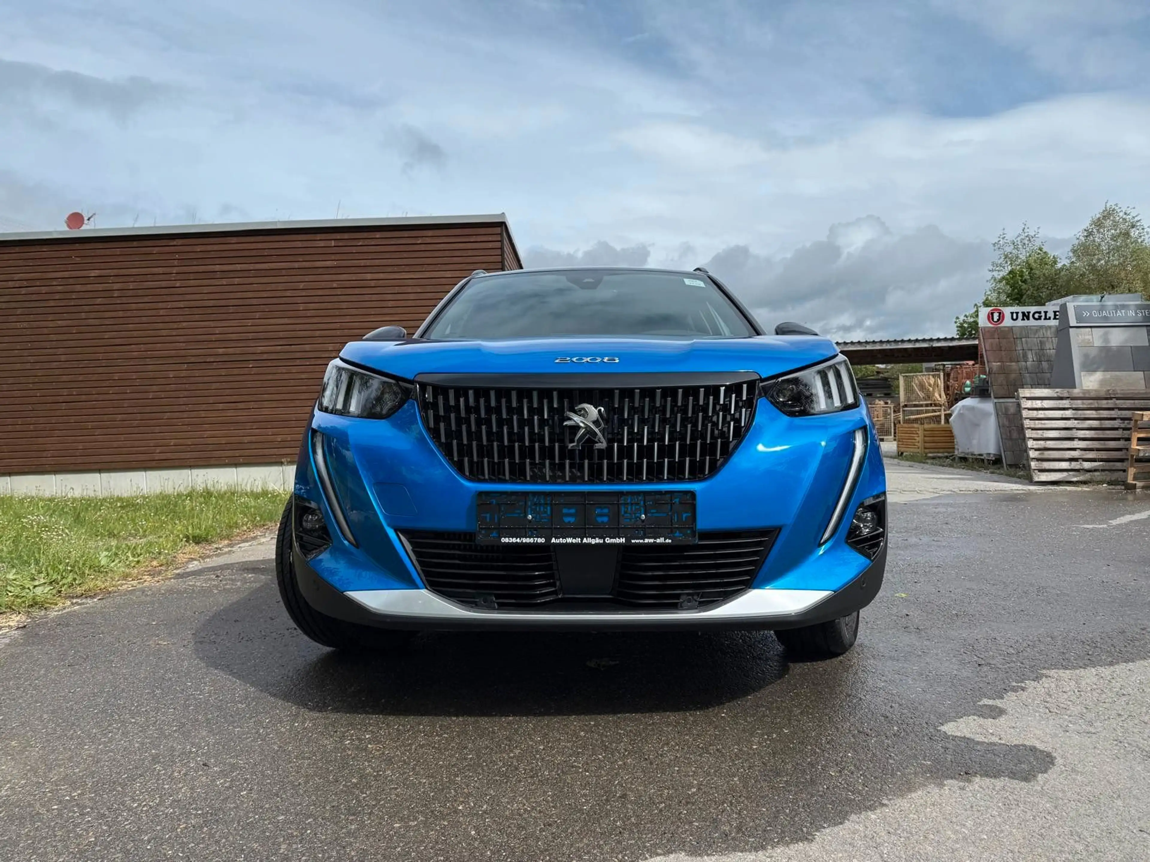 Peugeot 2008 GT Pack / NAVI / AHK / LED / 18" — photo 2